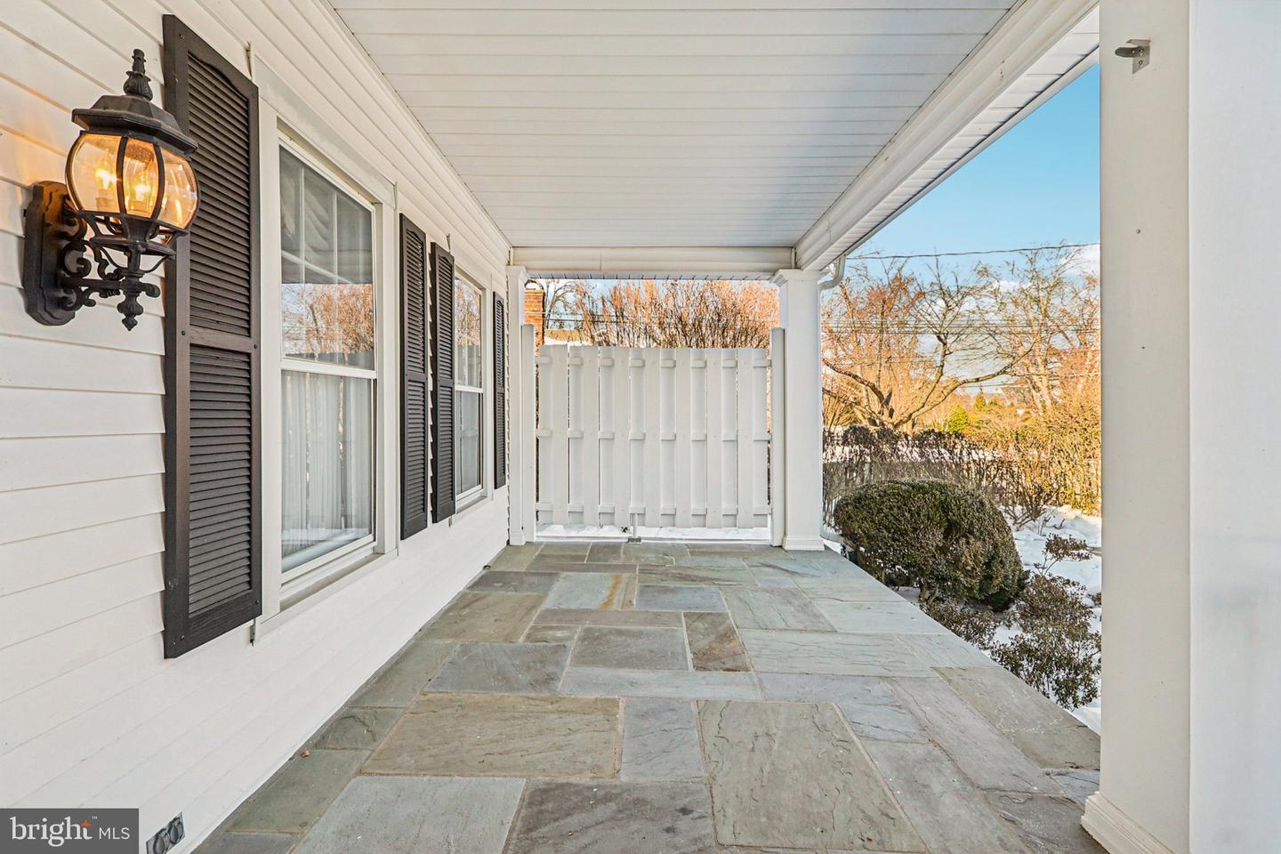 1922 S ARLINGTON RIDGE RD, ARLINGTON, Virginia 22202, 3 Bedrooms Bedrooms, ,3 BathroomsBathrooms,Residential,For sale,1922 S ARLINGTON RIDGE RD,VAAR2067656 MLS # VAAR2067656