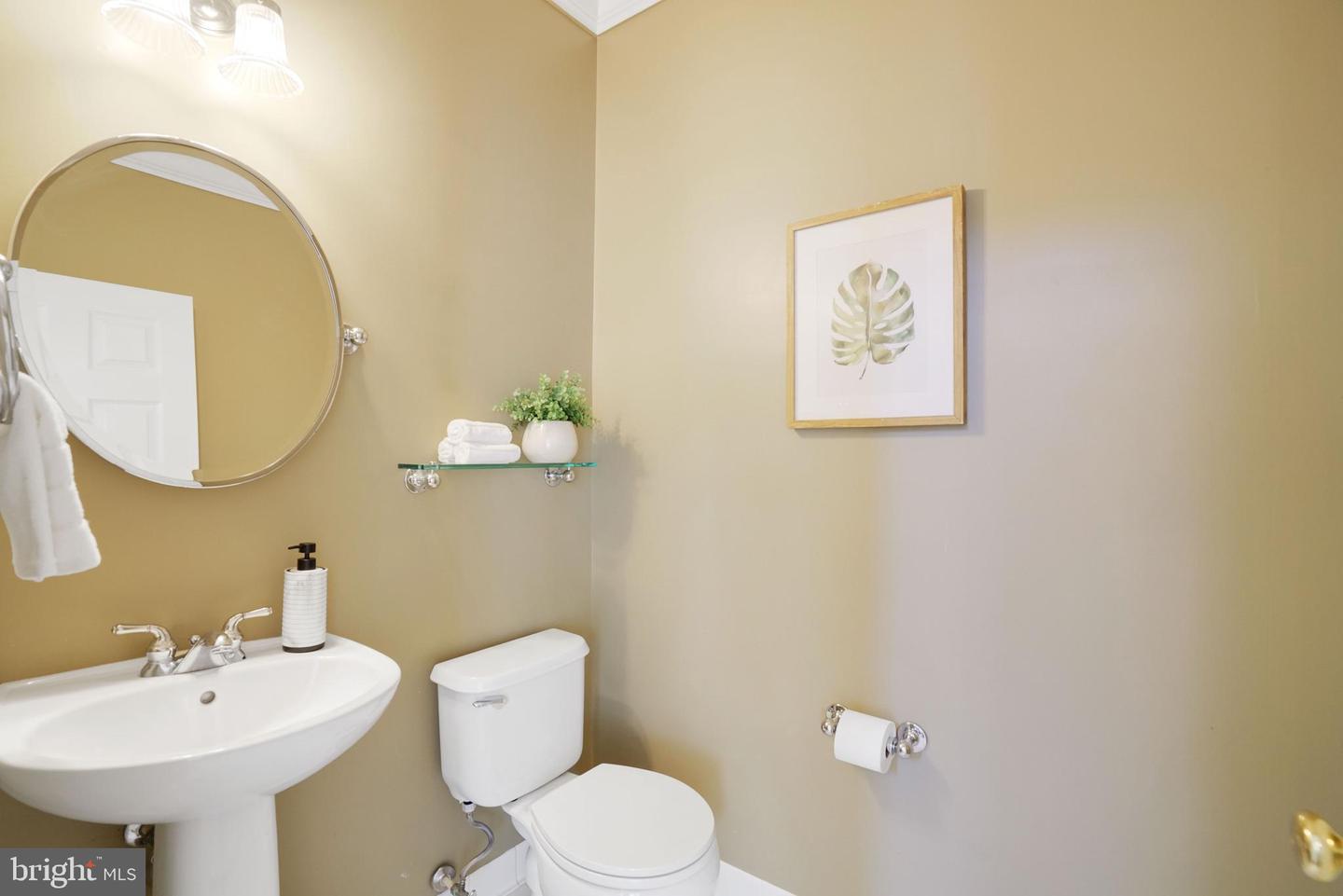 197 MARTIN LN, ALEXANDRIA, Virginia 22304, 3 Bedrooms Bedrooms, ,2 BathroomsBathrooms,Residential,For sale,197 MARTIN LN,VAAX2053024 MLS # VAAX2053024