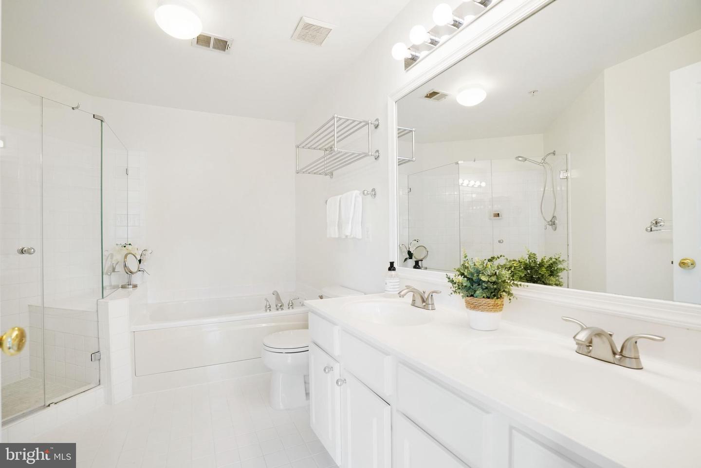 197 MARTIN LN, ALEXANDRIA, Virginia 22304, 3 Bedrooms Bedrooms, ,2 BathroomsBathrooms,Residential,For sale,197 MARTIN LN,VAAX2053024 MLS # VAAX2053024