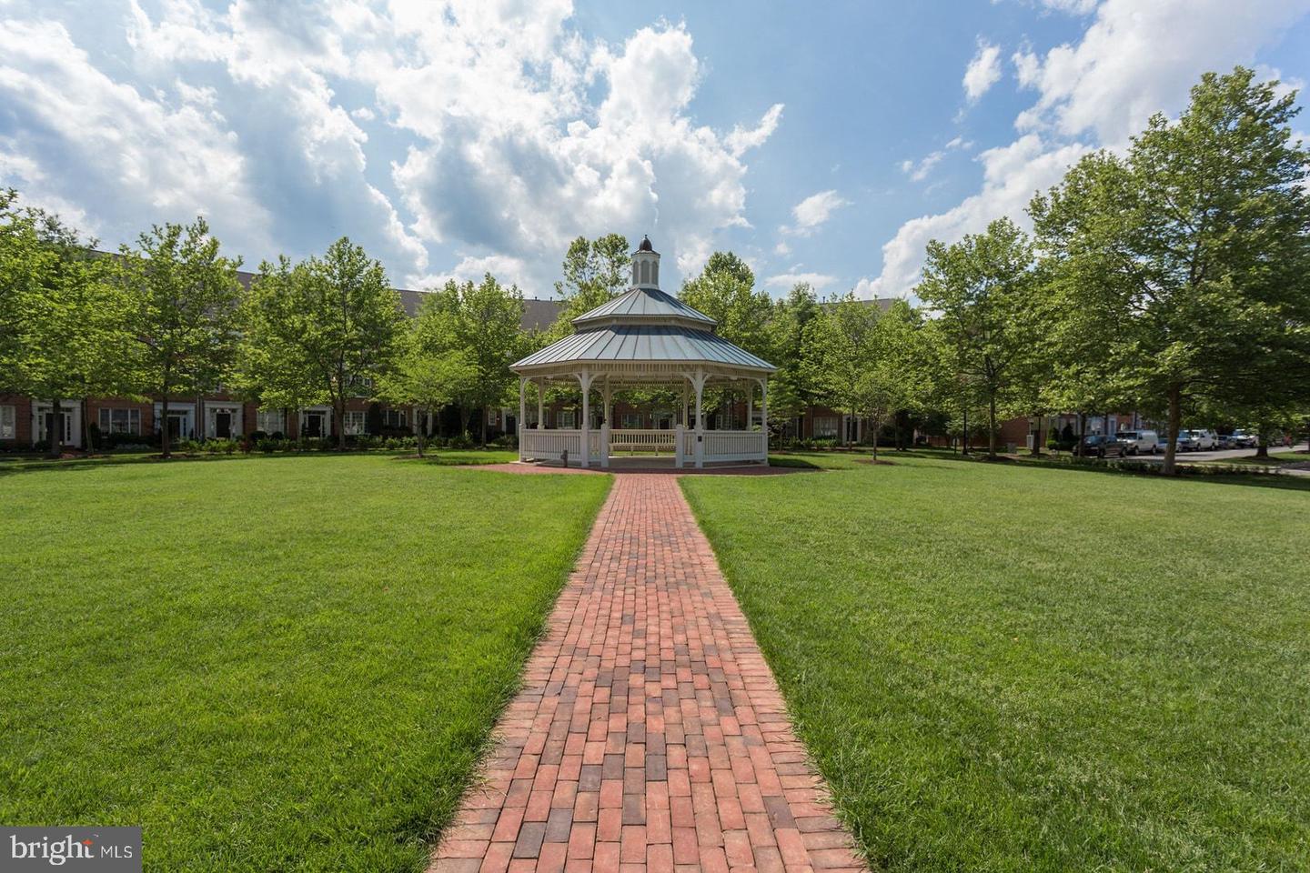 197 MARTIN LN, ALEXANDRIA, Virginia 22304, 3 Bedrooms Bedrooms, ,2 BathroomsBathrooms,Residential,For sale,197 MARTIN LN,VAAX2053024 MLS # VAAX2053024