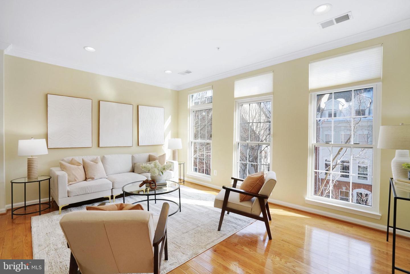 197 MARTIN LN, ALEXANDRIA, Virginia 22304, 3 Bedrooms Bedrooms, ,2 BathroomsBathrooms,Residential,For sale,197 MARTIN LN,VAAX2053024 MLS # VAAX2053024