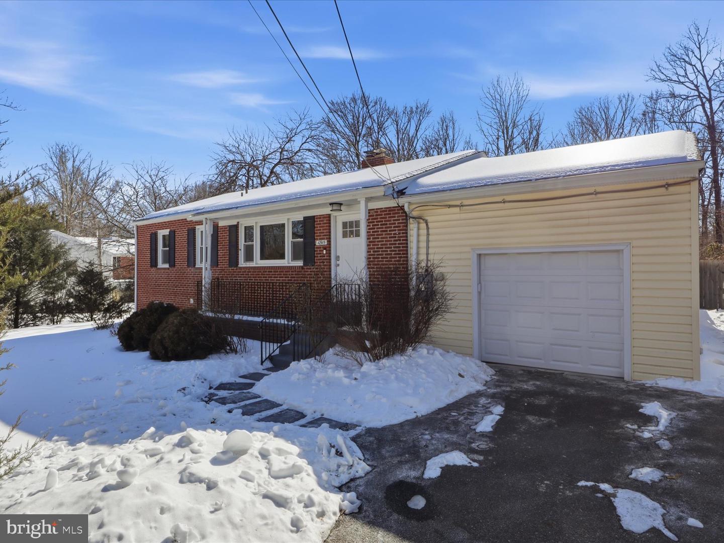 10915 ORCHARD ST, FAIRFAX, Virginia 22030, 3 Bedrooms Bedrooms, ,2 BathroomsBathrooms,Residential,For sale,10915 ORCHARD ST,VAFC2007628 MLS # VAFC2007628