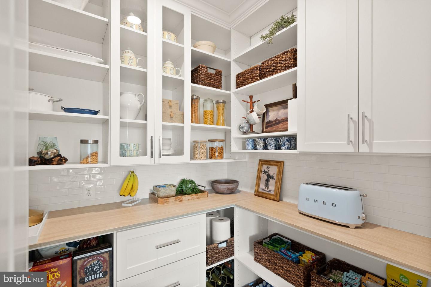 15809 DELANEY CHASE WAY, CENTREVILLE, Virginia 20120, 5 Bedrooms Bedrooms, ,6 BathroomsBathrooms,Residential,For sale,15809 DELANEY CHASE WAY,VAFX2285338 MLS # VAFX2285338