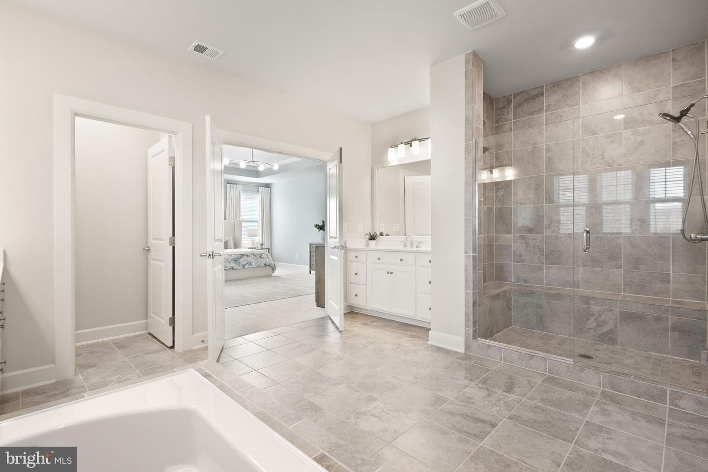 15809 DELANEY CHASE WAY, CENTREVILLE, Virginia 20120, 5 Bedrooms Bedrooms, ,6 BathroomsBathrooms,Residential,For sale,15809 DELANEY CHASE WAY,VAFX2285338 MLS # VAFX2285338