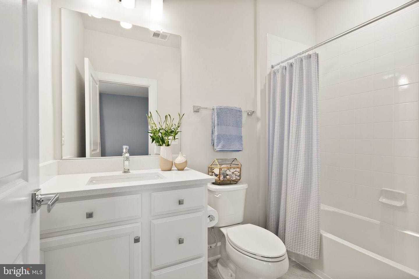 15809 DELANEY CHASE WAY, CENTREVILLE, Virginia 20120, 5 Bedrooms Bedrooms, ,6 BathroomsBathrooms,Residential,For sale,15809 DELANEY CHASE WAY,VAFX2285338 MLS # VAFX2285338