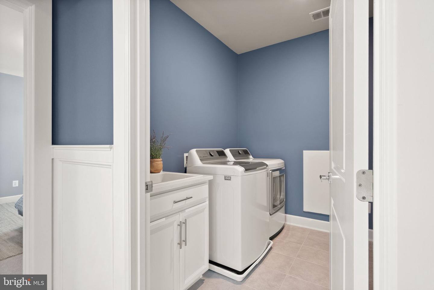 15809 DELANEY CHASE WAY, CENTREVILLE, Virginia 20120, 5 Bedrooms Bedrooms, ,6 BathroomsBathrooms,Residential,For sale,15809 DELANEY CHASE WAY,VAFX2285338 MLS # VAFX2285338