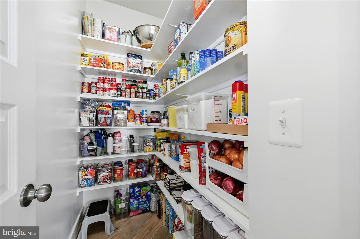 35939 FIELDSIDE WAY, ROUND HILL, Virginia 20141, 5 Bedrooms Bedrooms, ,4 BathroomsBathrooms,Residential,For sale,35939 FIELDSIDE WAY,VALO2113848 MLS # VALO2113848