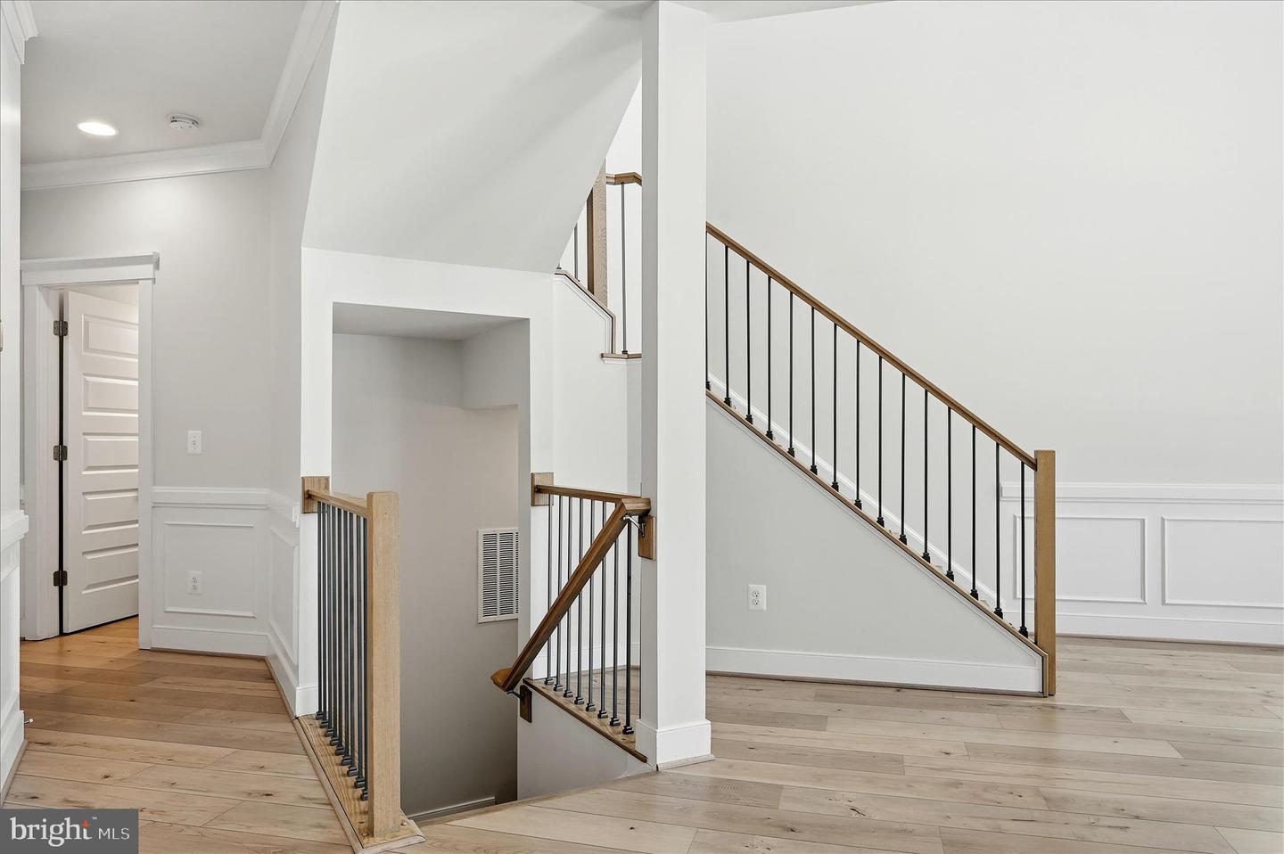 35939 FIELDSIDE WAY, ROUND HILL, Virginia 20141, 5 Bedrooms Bedrooms, ,4 BathroomsBathrooms,Residential,For sale,35939 FIELDSIDE WAY,VALO2113848 MLS # VALO2113848