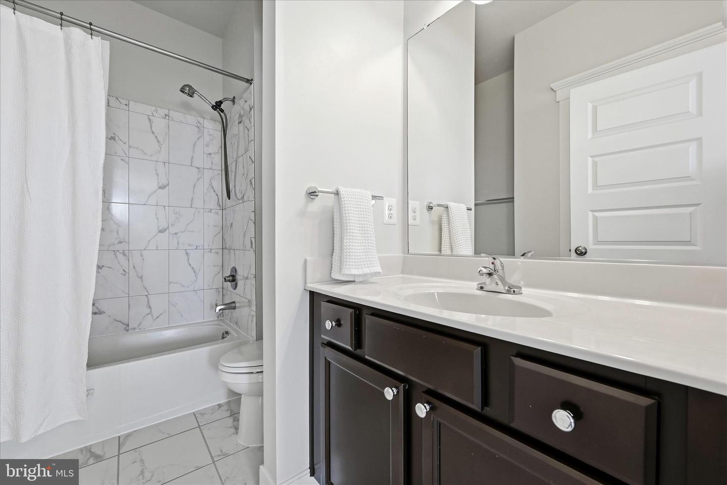 35939 FIELDSIDE WAY, ROUND HILL, Virginia 20141, 5 Bedrooms Bedrooms, ,4 BathroomsBathrooms,Residential,For sale,35939 FIELDSIDE WAY,VALO2113848 MLS # VALO2113848