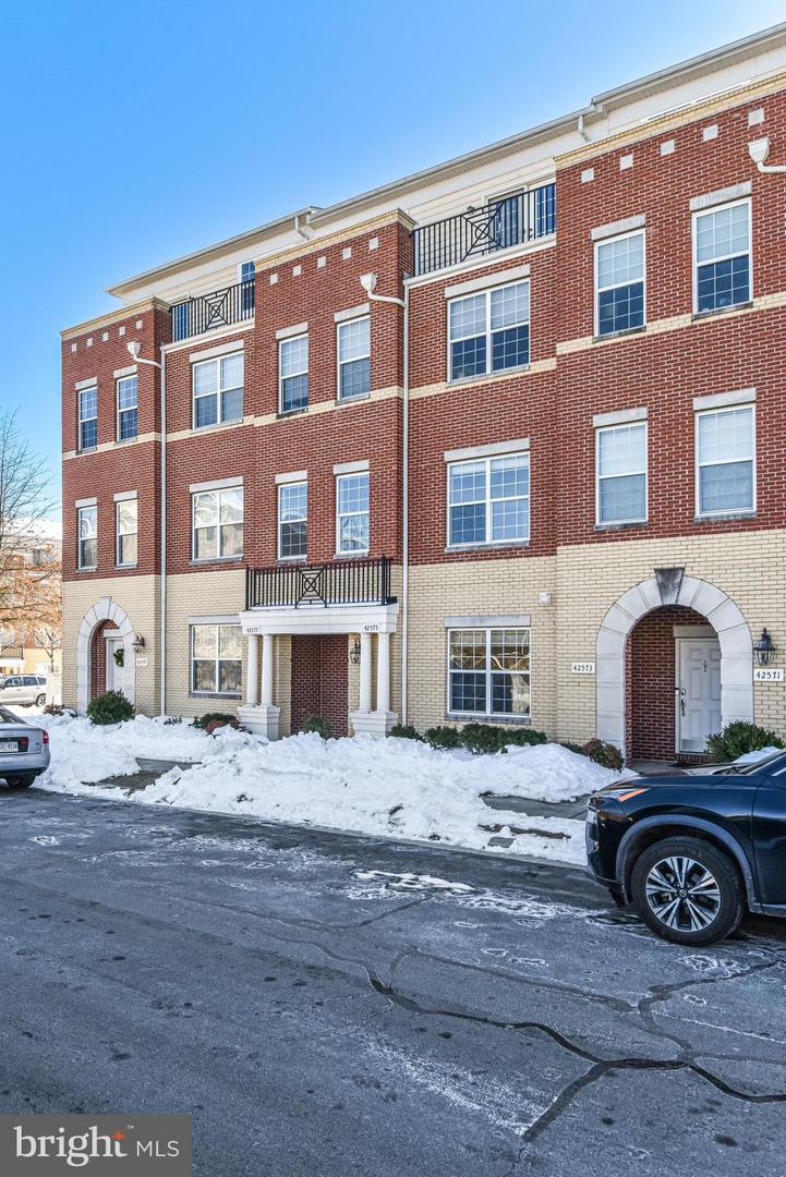 42575 HIGHGATE TER, BRAMBLETON, Virginia 20148, 3 Bedrooms Bedrooms, ,2 BathroomsBathrooms,Residential,For sale,42575 HIGHGATE TER,VALO2113796 MLS # VALO2113796