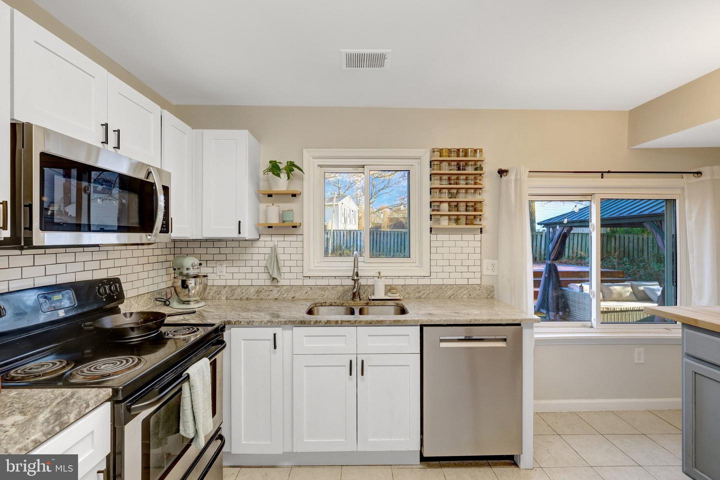 2155 VEENENDAAL CT, HERNDON, Virginia 20170, 5 Bedrooms Bedrooms, ,3 BathroomsBathrooms,Residential,For sale,2155 VEENENDAAL CT,VAFX2285566 MLS # VAFX2285566