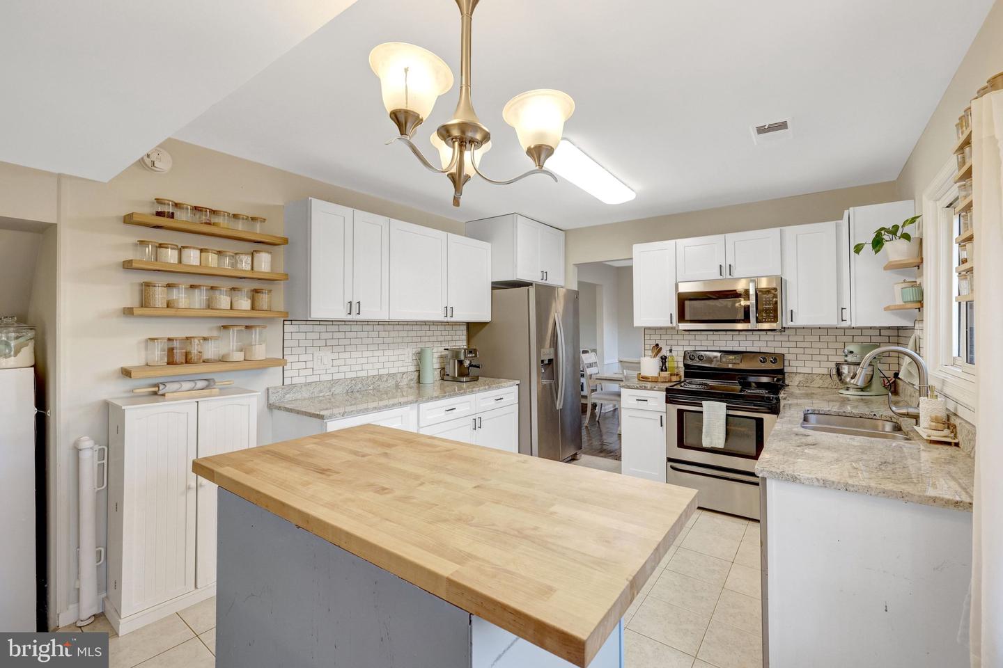 2155 VEENENDAAL CT, HERNDON, Virginia 20170, 5 Bedrooms Bedrooms, ,3 BathroomsBathrooms,Residential,For sale,2155 VEENENDAAL CT,VAFX2285566 MLS # VAFX2285566