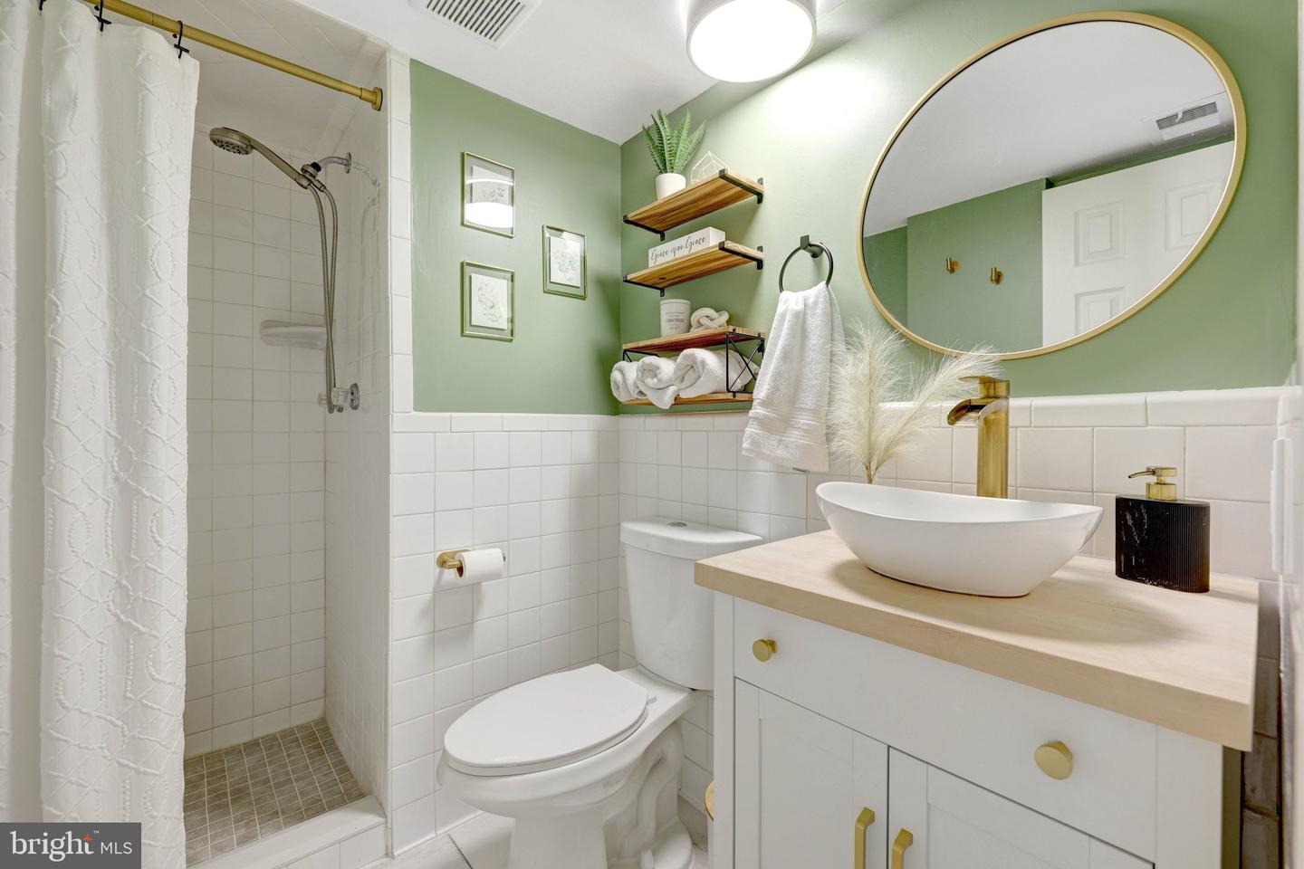 2155 VEENENDAAL CT, HERNDON, Virginia 20170, 5 Bedrooms Bedrooms, ,3 BathroomsBathrooms,Residential,For sale,2155 VEENENDAAL CT,VAFX2285566 MLS # VAFX2285566