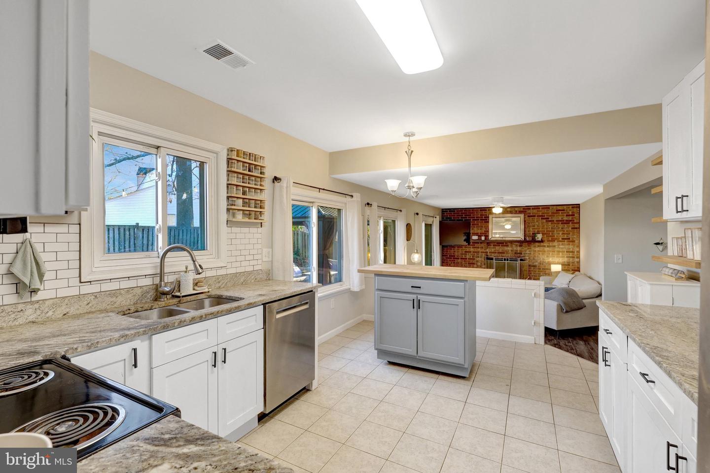 2155 VEENENDAAL CT, HERNDON, Virginia 20170, 5 Bedrooms Bedrooms, ,3 BathroomsBathrooms,Residential,For sale,2155 VEENENDAAL CT,VAFX2285566 MLS # VAFX2285566