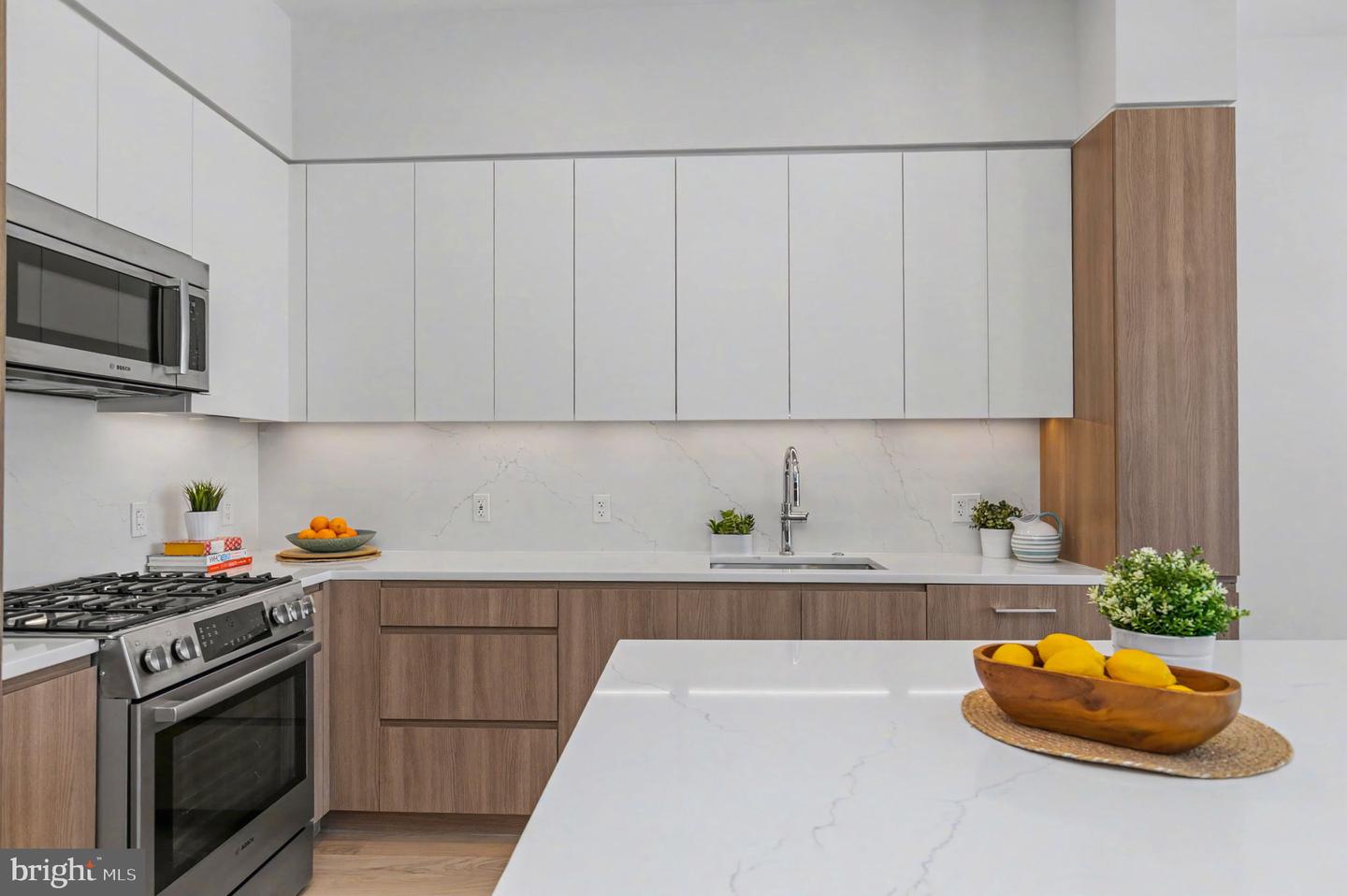 701 SWANN AVE #507, ALEXANDRIA, Virginia 22301, 1 Bedroom Bedrooms, ,1 BathroomBathrooms,Residential,For sale,701 SWANN AVE #507,VAAX2053112 MLS # VAAX2053112