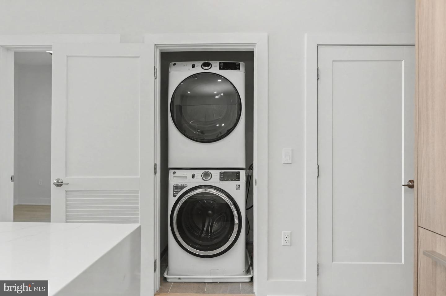 701 SWANN AVE #507, ALEXANDRIA, Virginia 22301, 1 Bedroom Bedrooms, ,1 BathroomBathrooms,Residential,For sale,701 SWANN AVE #507,VAAX2053112 MLS # VAAX2053112