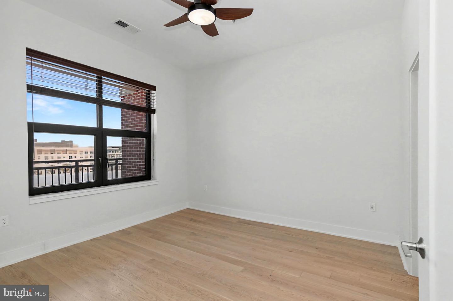 701 SWANN AVE #507, ALEXANDRIA, Virginia 22301, 1 Bedroom Bedrooms, ,1 BathroomBathrooms,Residential,For sale,701 SWANN AVE #507,VAAX2053112 MLS # VAAX2053112