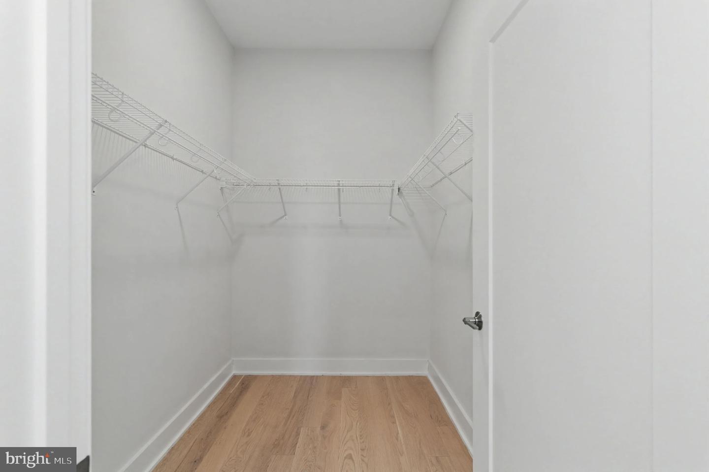 701 SWANN AVE #507, ALEXANDRIA, Virginia 22301, 1 Bedroom Bedrooms, ,1 BathroomBathrooms,Residential,For sale,701 SWANN AVE #507,VAAX2053112 MLS # VAAX2053112