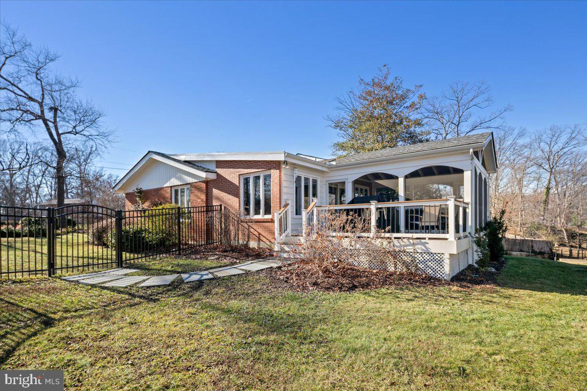 4008 SULGRAVE DR, ALEXANDRIA, Virginia 22309, 5 Bedrooms Bedrooms, ,3 BathroomsBathrooms,Residential,For sale,4008 SULGRAVE DR,VAFX2285578 MLS # VAFX2285578