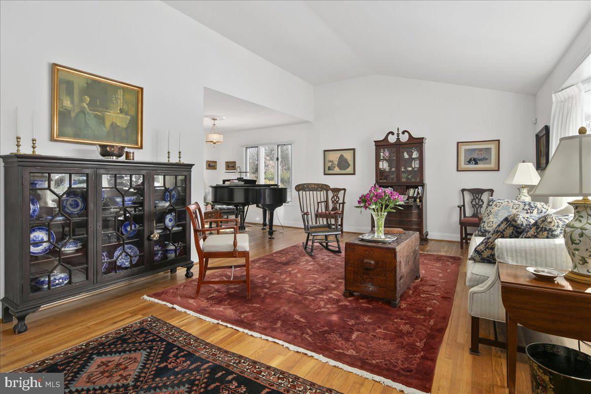 4008 SULGRAVE DR, ALEXANDRIA, Virginia 22309, 5 Bedrooms Bedrooms, ,3 BathroomsBathrooms,Residential,For sale,4008 SULGRAVE DR,VAFX2285578 MLS # VAFX2285578