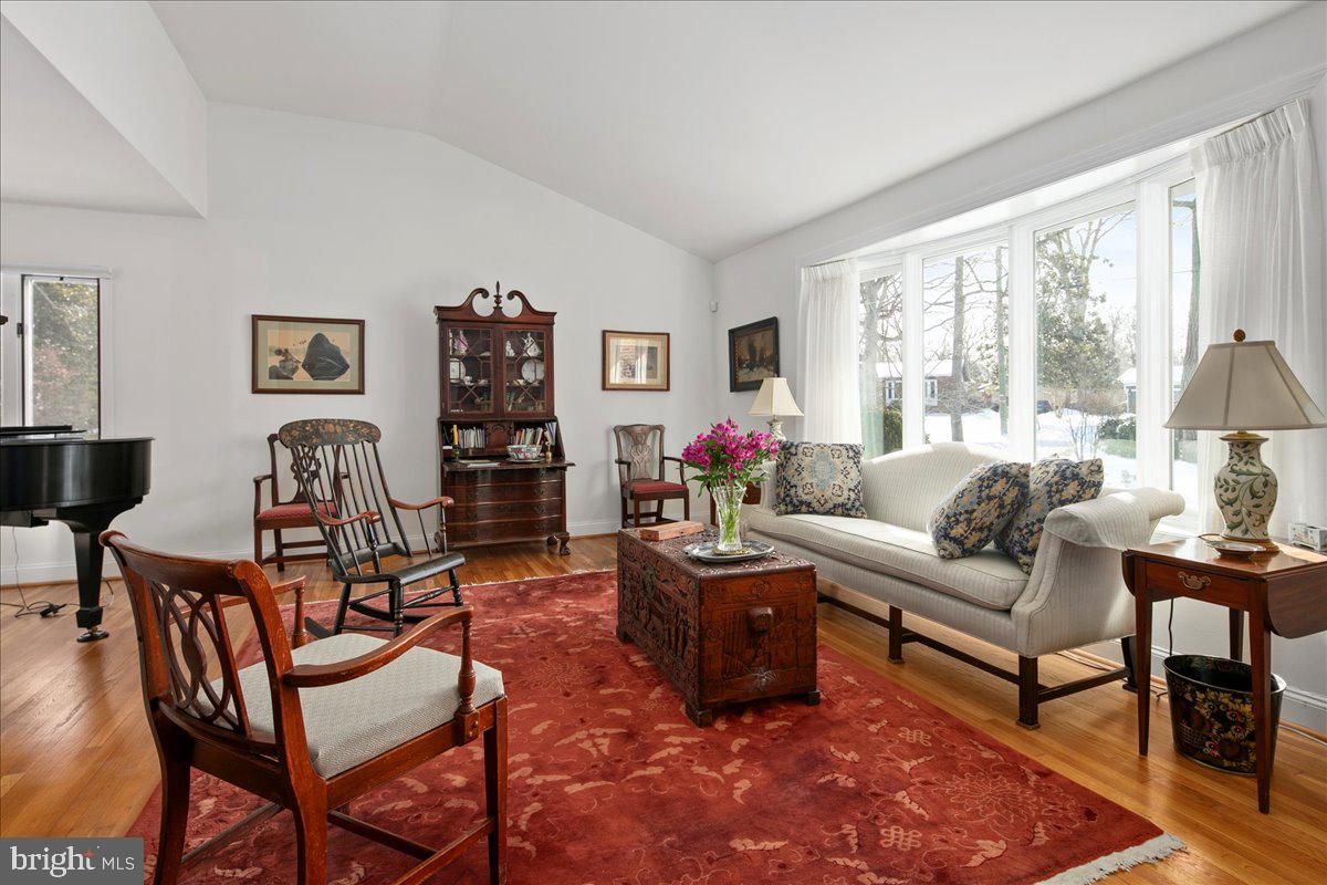 4008 SULGRAVE DR, ALEXANDRIA, Virginia 22309, 5 Bedrooms Bedrooms, ,3 BathroomsBathrooms,Residential,For sale,4008 SULGRAVE DR,VAFX2285578 MLS # VAFX2285578