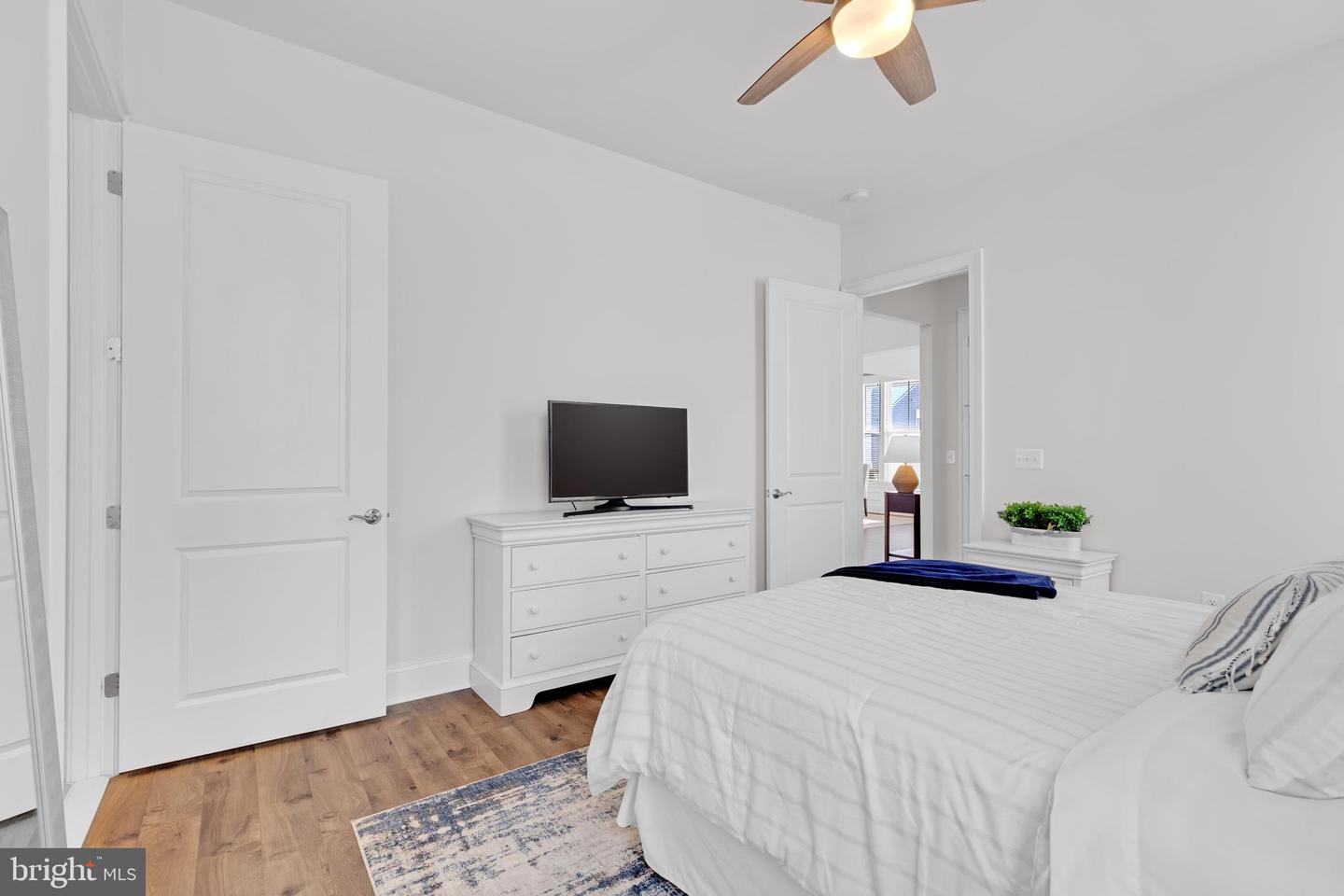 40938 MUNSON WOODS PL, ALDIE, Virginia 20105, 5 Bedrooms Bedrooms, ,4 BathroomsBathrooms,Residential,For sale,40938 MUNSON WOODS PL,VALO2113912 MLS # VALO2113912