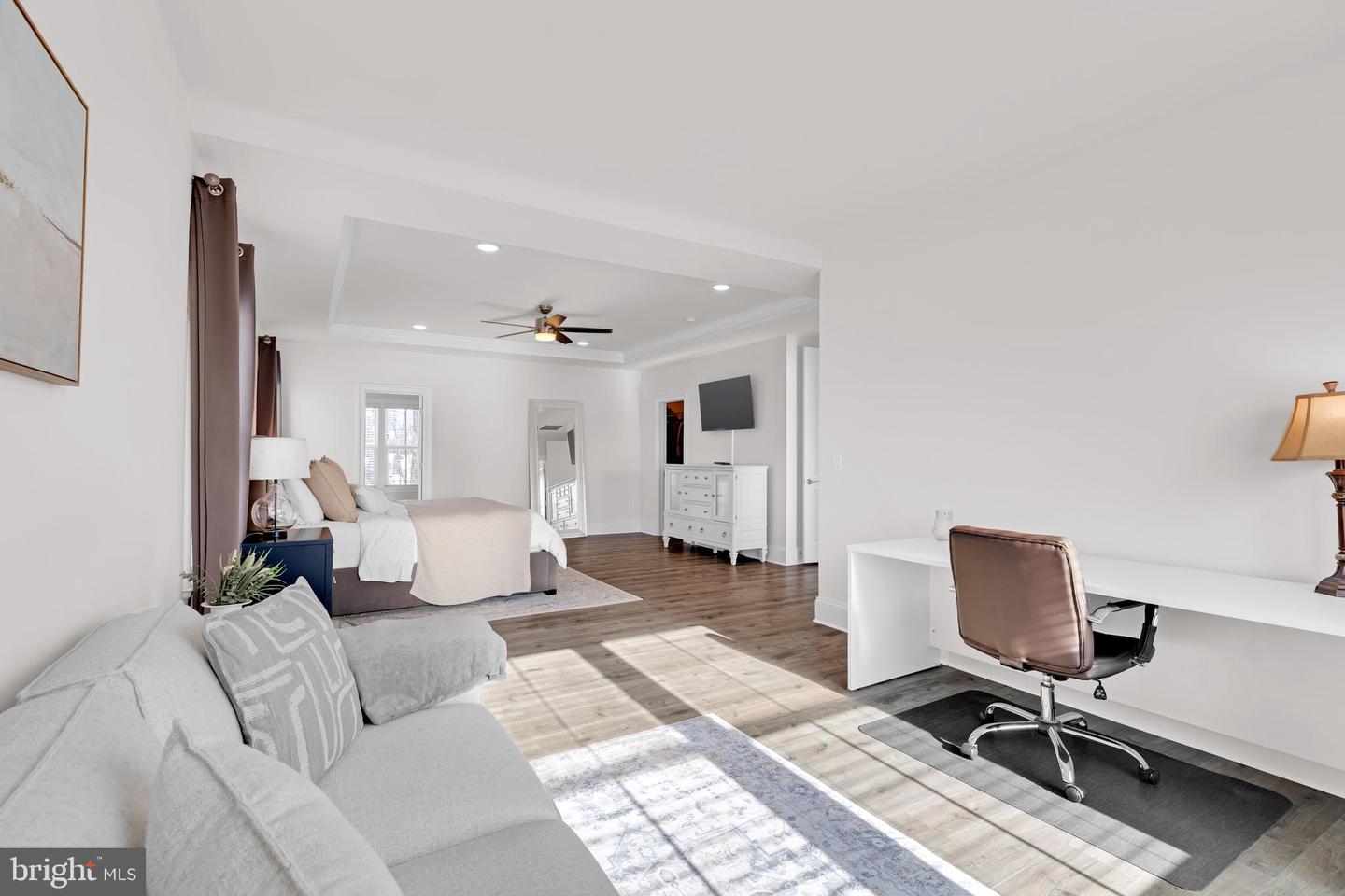 40938 MUNSON WOODS PL, ALDIE, Virginia 20105, 5 Bedrooms Bedrooms, ,4 BathroomsBathrooms,Residential,For sale,40938 MUNSON WOODS PL,VALO2113912 MLS # VALO2113912