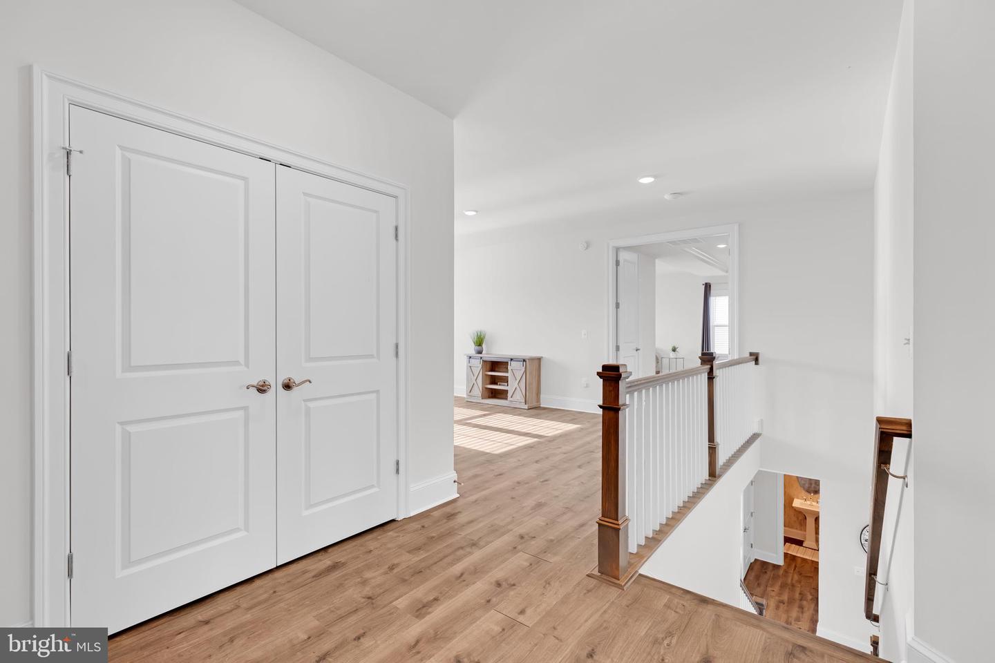 40938 MUNSON WOODS PL, ALDIE, Virginia 20105, 5 Bedrooms Bedrooms, ,4 BathroomsBathrooms,Residential,For sale,40938 MUNSON WOODS PL,VALO2113912 MLS # VALO2113912