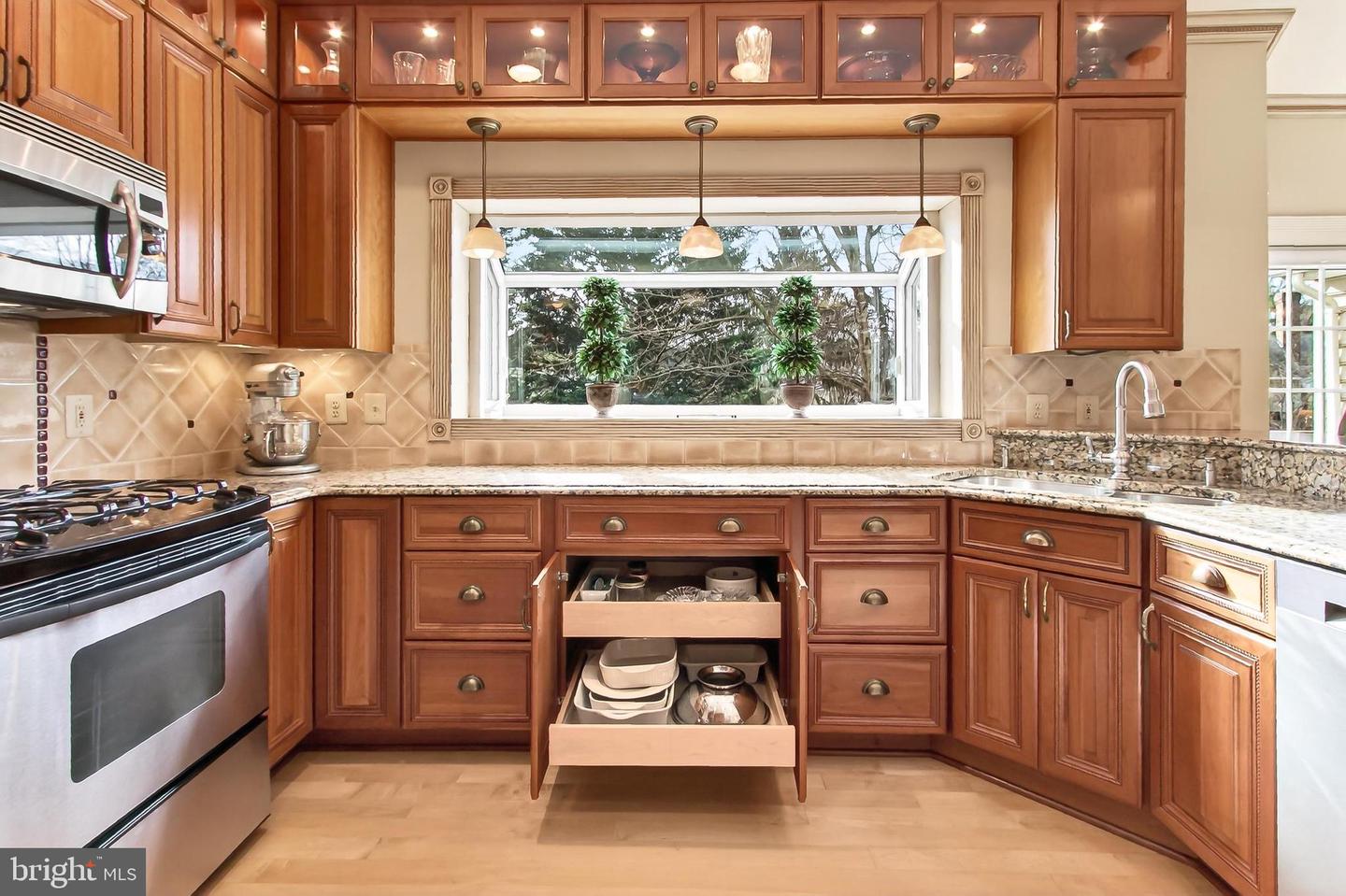 6226 POINT CT, CENTREVILLE, Virginia 20120, 5 Bedrooms Bedrooms, 19 Rooms Rooms,3 BathroomsBathrooms,Residential,For sale,6226 POINT CT,VAFX2285760 MLS # VAFX2285760