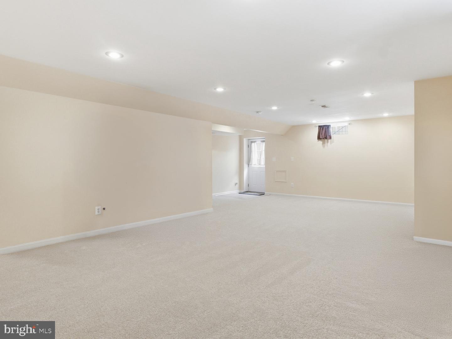 14925 HAZELNUT CT, WOODBRIDGE, Virginia 22193, 4 Bedrooms Bedrooms, ,3 BathroomsBathrooms,Residential,For sale,14925 HAZELNUT CT,VAPW2110560 MLS # VAPW2110560