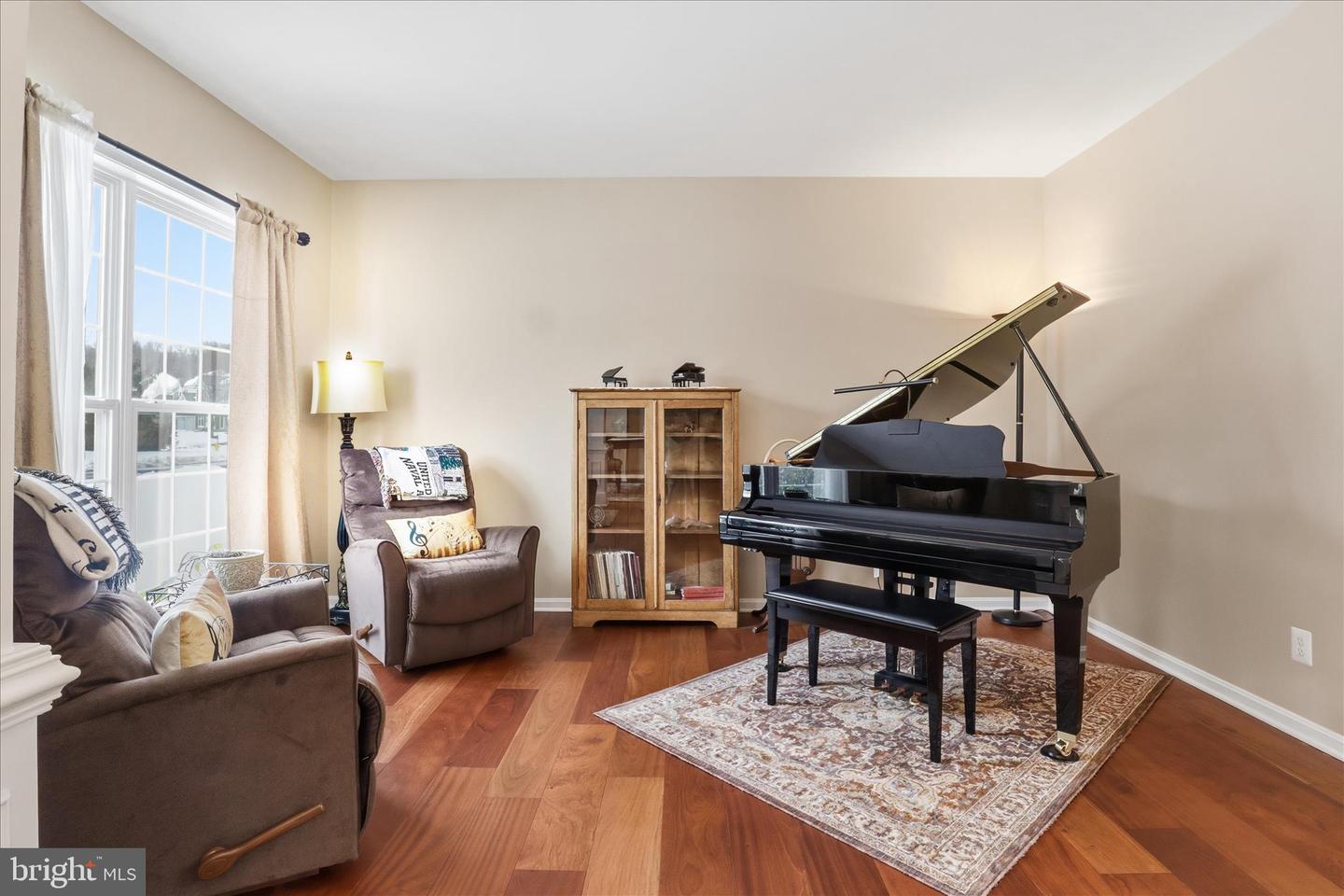 14925 HAZELNUT CT, WOODBRIDGE, Virginia 22193, 4 Bedrooms Bedrooms, ,3 BathroomsBathrooms,Residential,For sale,14925 HAZELNUT CT,VAPW2110560 MLS # VAPW2110560