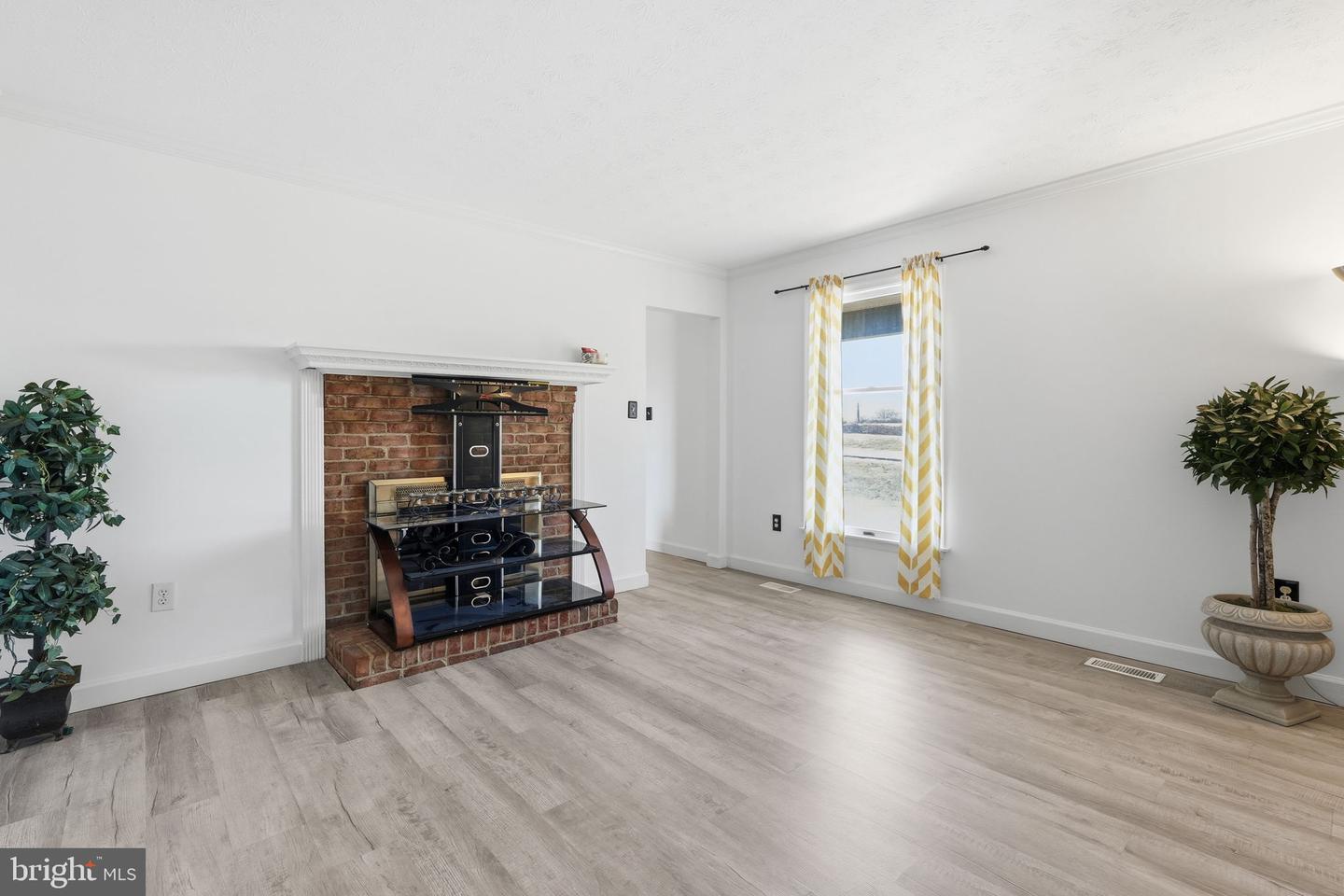 2723 FAIRGROUND RD, FRONT ROYAL, Virginia 22630, 3 Bedrooms Bedrooms, ,3 BathroomsBathrooms,Residential,For sale,2723 FAIRGROUND RD,VAWR2013124 MLS # VAWR2013124