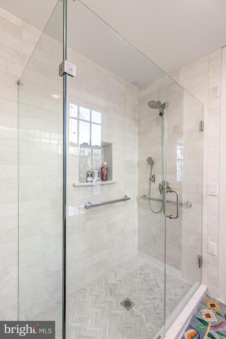 1517 30TH ST NW #C11, WASHINGTON, District Of Columbia 20007, 2 Bedrooms Bedrooms, 9 Rooms Rooms,2 BathroomsBathrooms,Residential,For sale,1517 30TH ST NW #C11,DCDC2241454 MLS # DCDC2241454