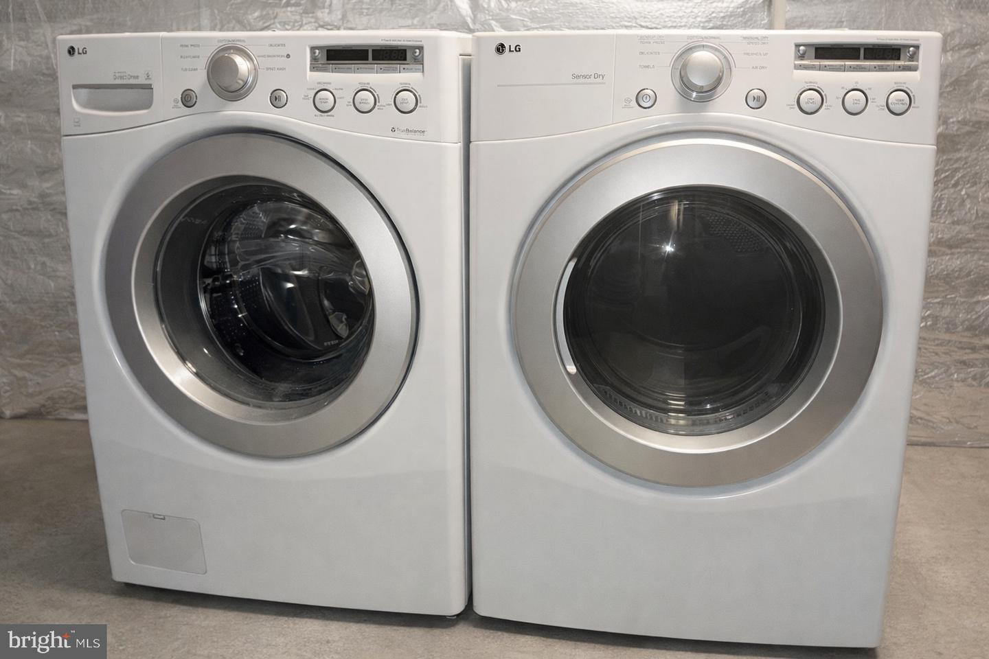 12460 MANCHESTER WAY, WOODBRIDGE, Virginia 22192, 4 Bedrooms Bedrooms, ,3 BathroomsBathrooms,Residential,For sale,12460 MANCHESTER WAY,VAPW2110584 MLS # VAPW2110584