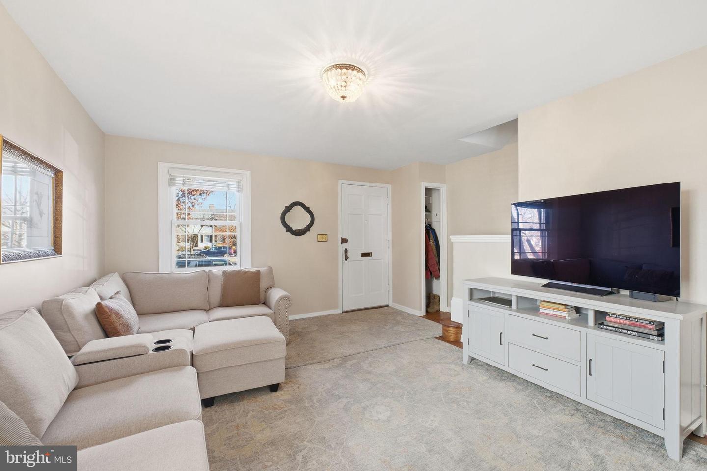 1120 POWHATAN ST, ALEXANDRIA, Virginia 22314, 2 Bedrooms Bedrooms, 8 Rooms Rooms,1 BathroomBathrooms,Residential,For sale,1120 POWHATAN ST,VAAX2053204 MLS # VAAX2053204