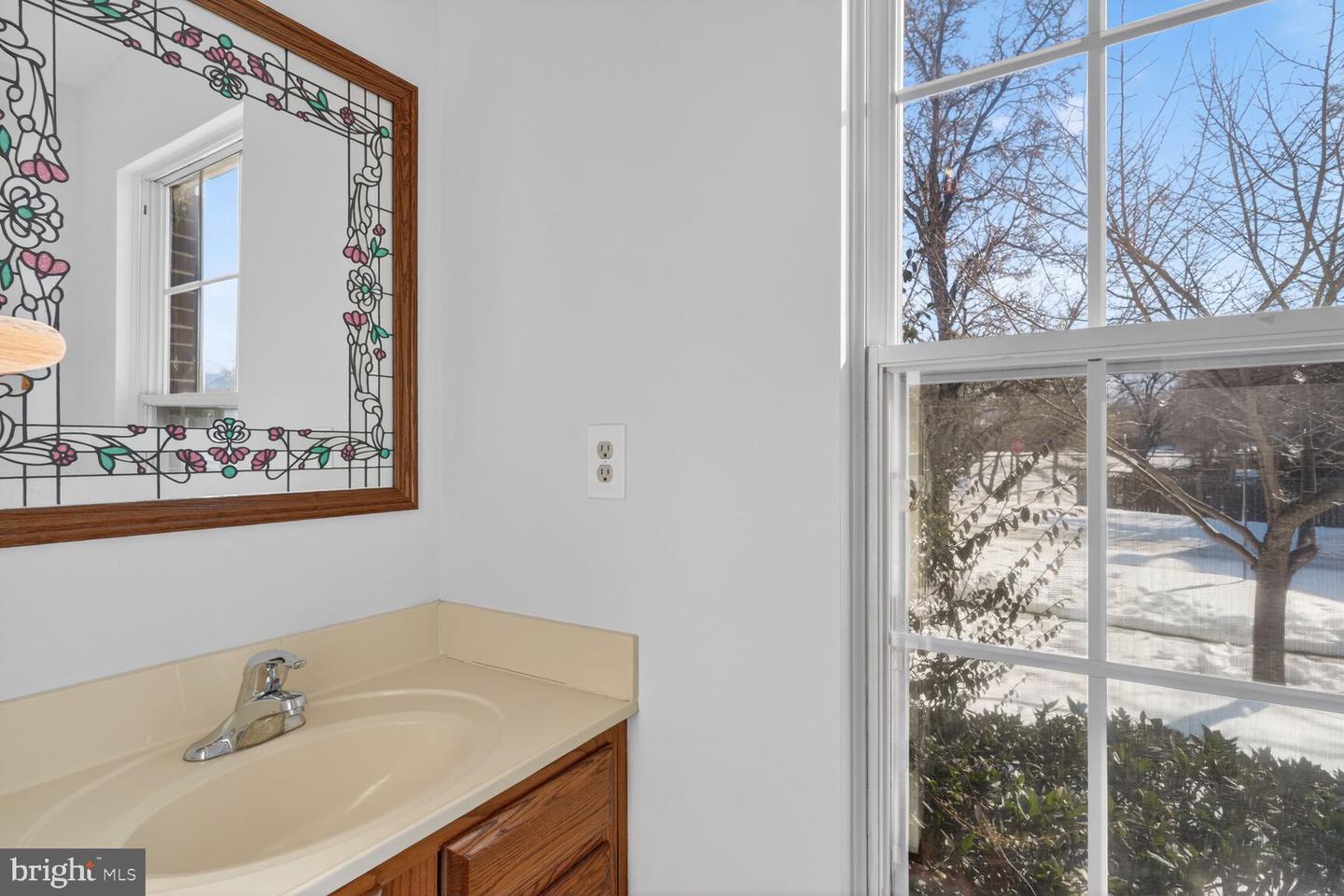7000 GATTON SQ, ALEXANDRIA, Virginia 22315, 3 Bedrooms Bedrooms, ,3 BathroomsBathrooms,Residential,For sale,7000 GATTON SQ,VAFX2286176 MLS # VAFX2286176