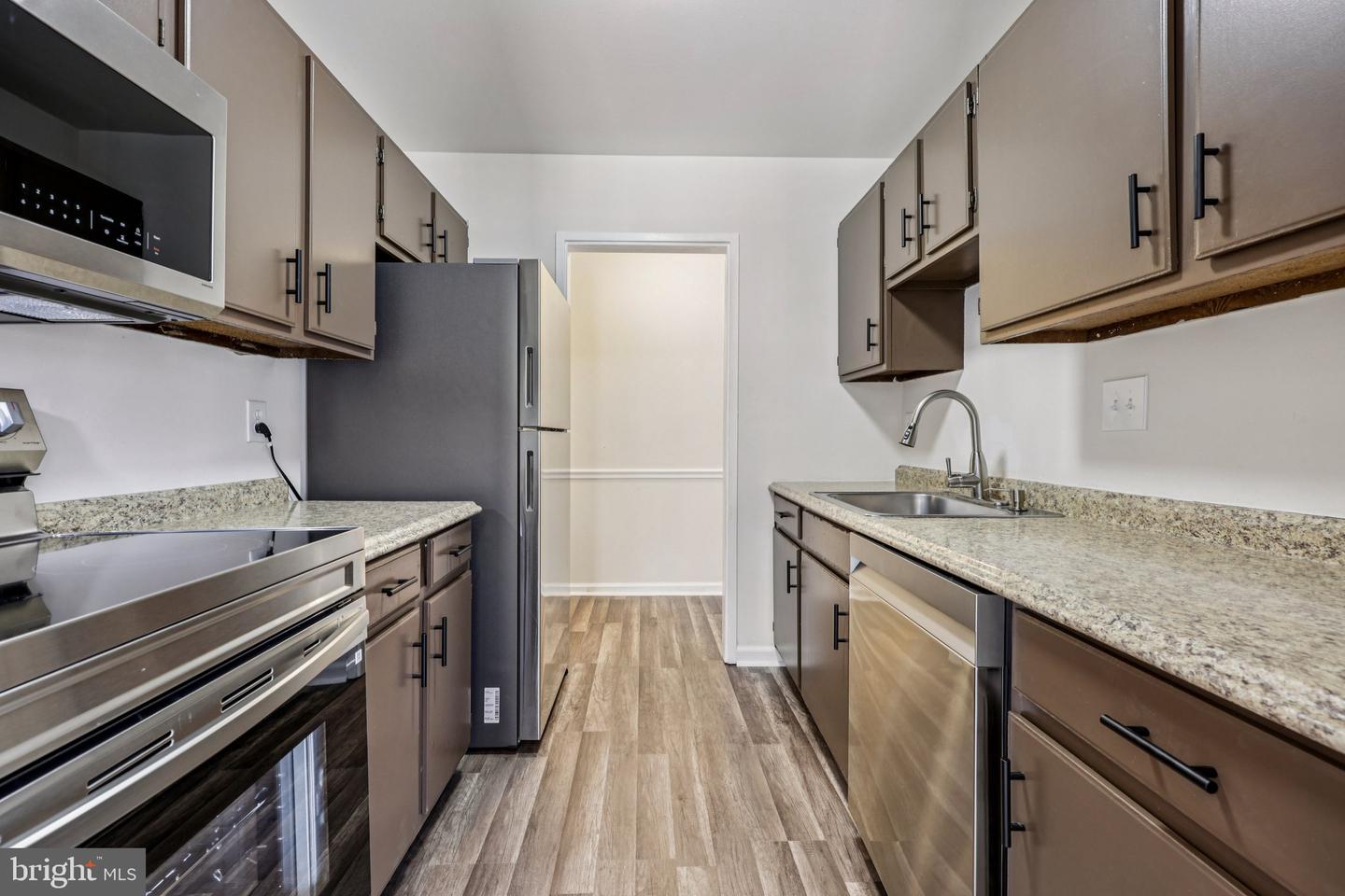 7598 GALES CT #102, MANASSAS, Virginia 20109, 2 Bedrooms Bedrooms, ,1 BathroomBathrooms,Residential,For sale,7598 GALES CT #102,VAPW2110650 MLS # VAPW2110650