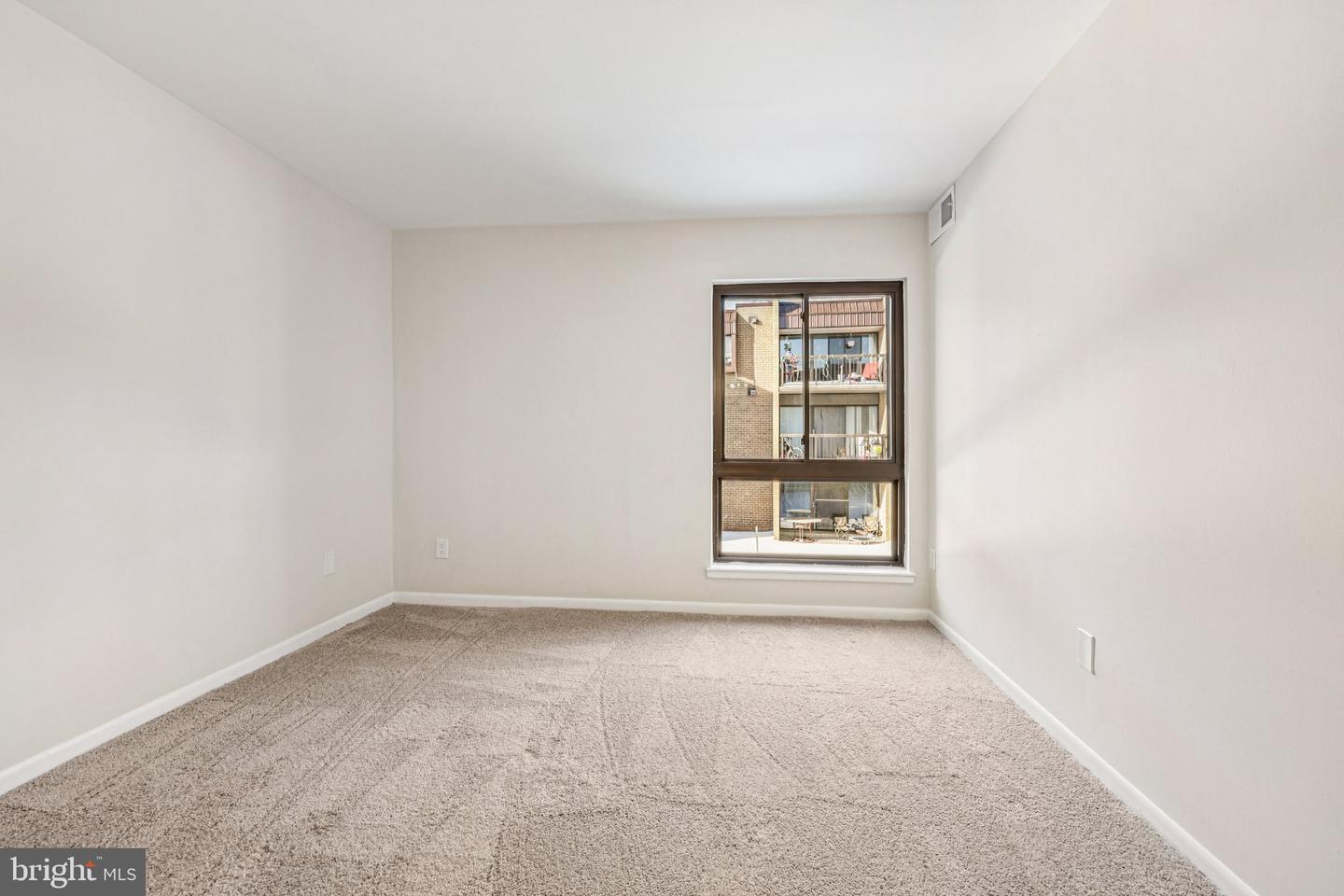 7598 GALES CT #102, MANASSAS, Virginia 20109, 2 Bedrooms Bedrooms, ,1 BathroomBathrooms,Residential,For sale,7598 GALES CT #102,VAPW2110650 MLS # VAPW2110650