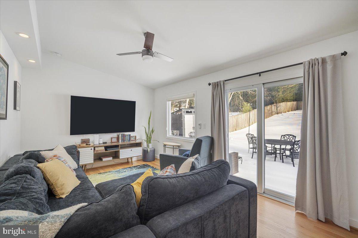 4015 HIRST DR, ANNANDALE, Virginia 22003, 4 Bedrooms Bedrooms, ,2 BathroomsBathrooms,Residential,For sale,4015 HIRST DR,VAFX2286040 MLS # VAFX2286040