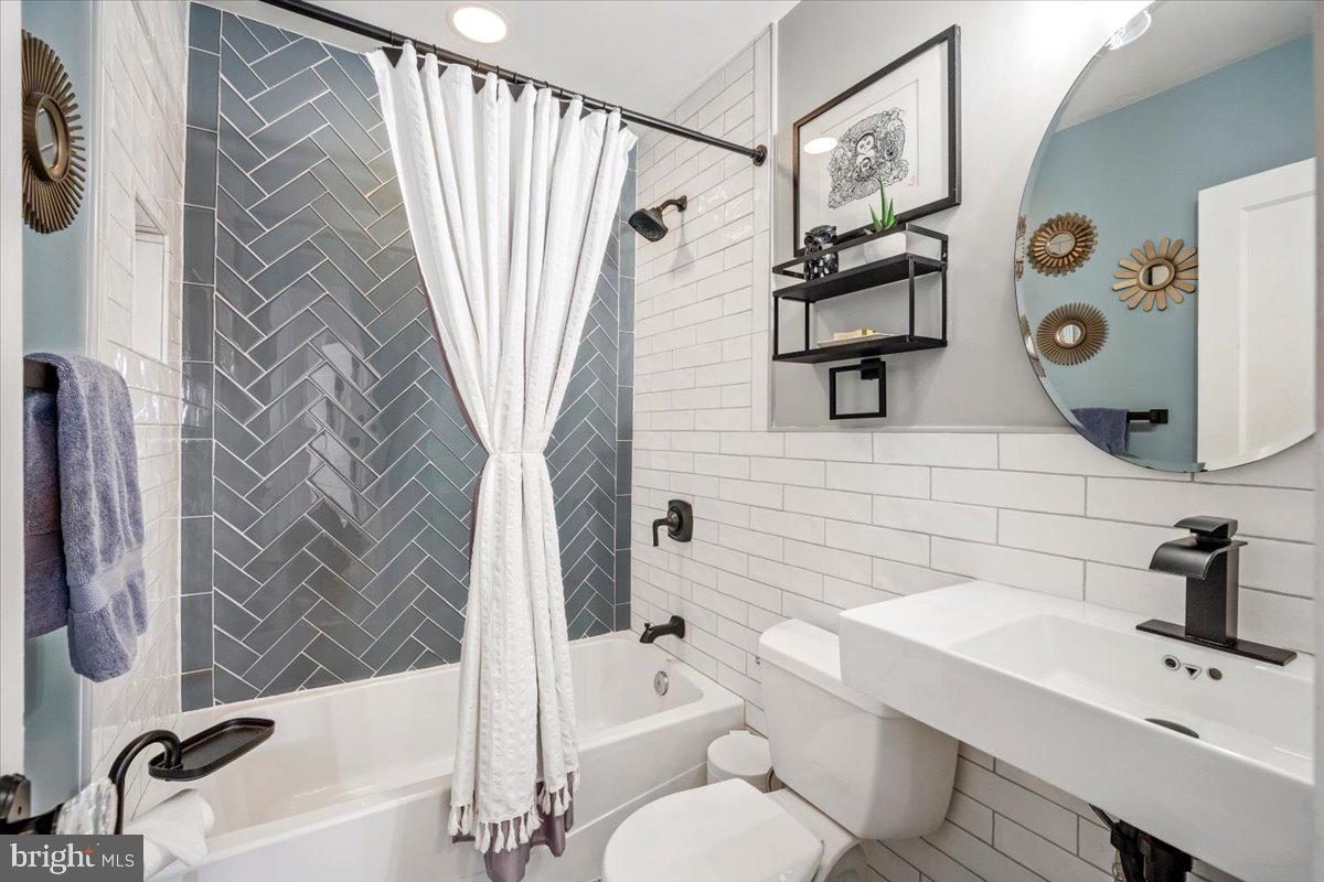 4015 HIRST DR, ANNANDALE, Virginia 22003, 4 Bedrooms Bedrooms, ,2 BathroomsBathrooms,Residential,For sale,4015 HIRST DR,VAFX2286040 MLS # VAFX2286040