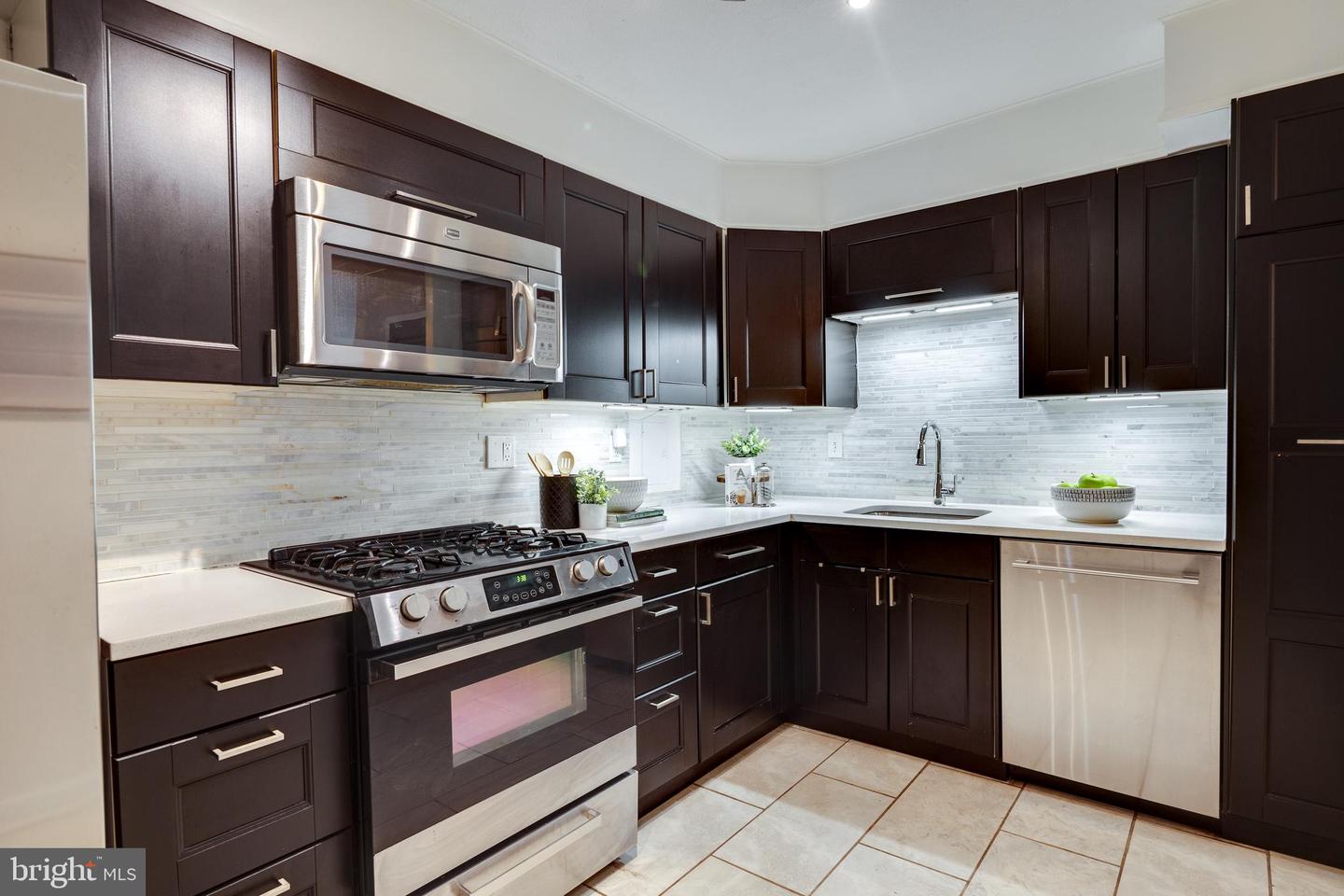 1300 ARMY NAVY DR #201, ARLINGTON, Virginia 22202, 1 Bedroom Bedrooms, ,1 BathroomBathrooms,Residential,For sale,1300 ARMY NAVY DR #201,VAAR2067774 MLS # VAAR2067774