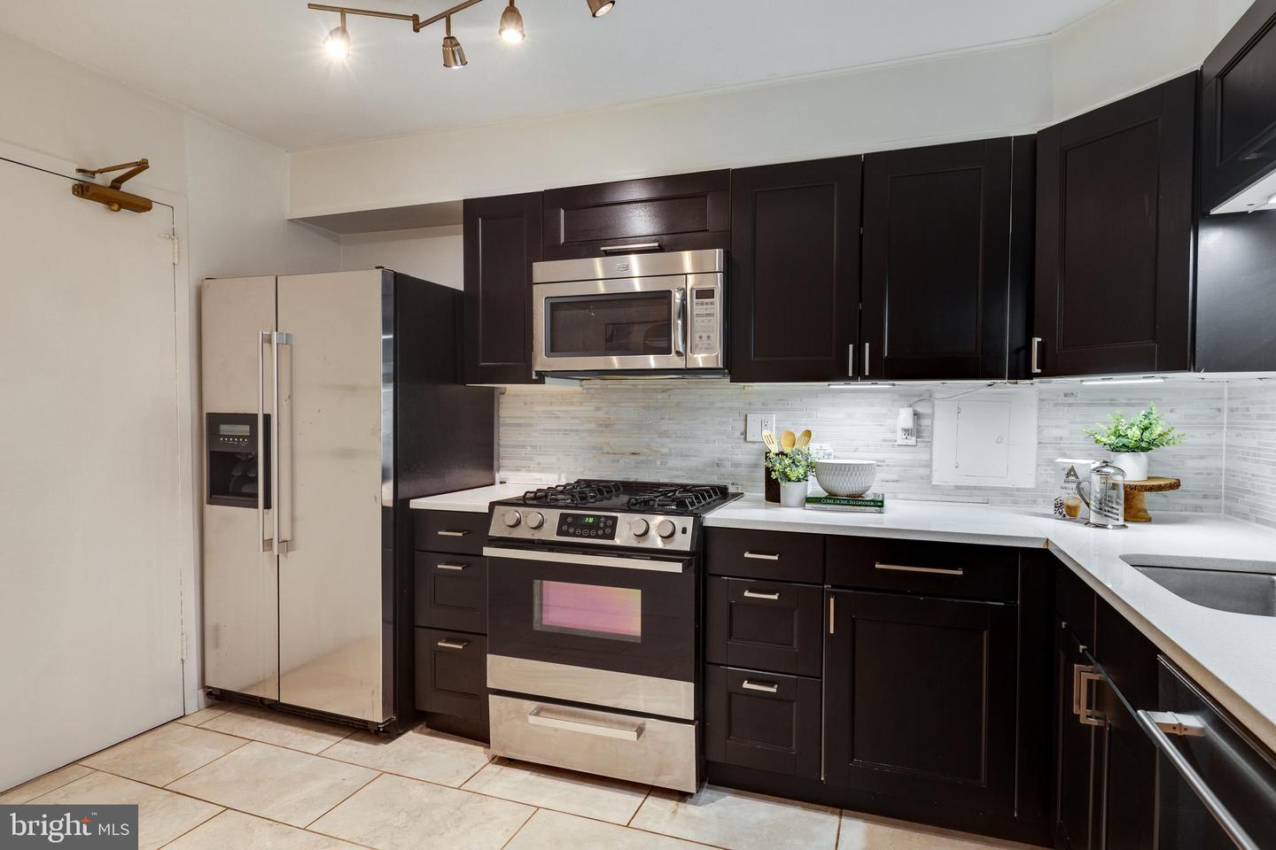 1300 ARMY NAVY DR #201, ARLINGTON, Virginia 22202, 1 Bedroom Bedrooms, ,1 BathroomBathrooms,Residential,For sale,1300 ARMY NAVY DR #201,VAAR2067774 MLS # VAAR2067774