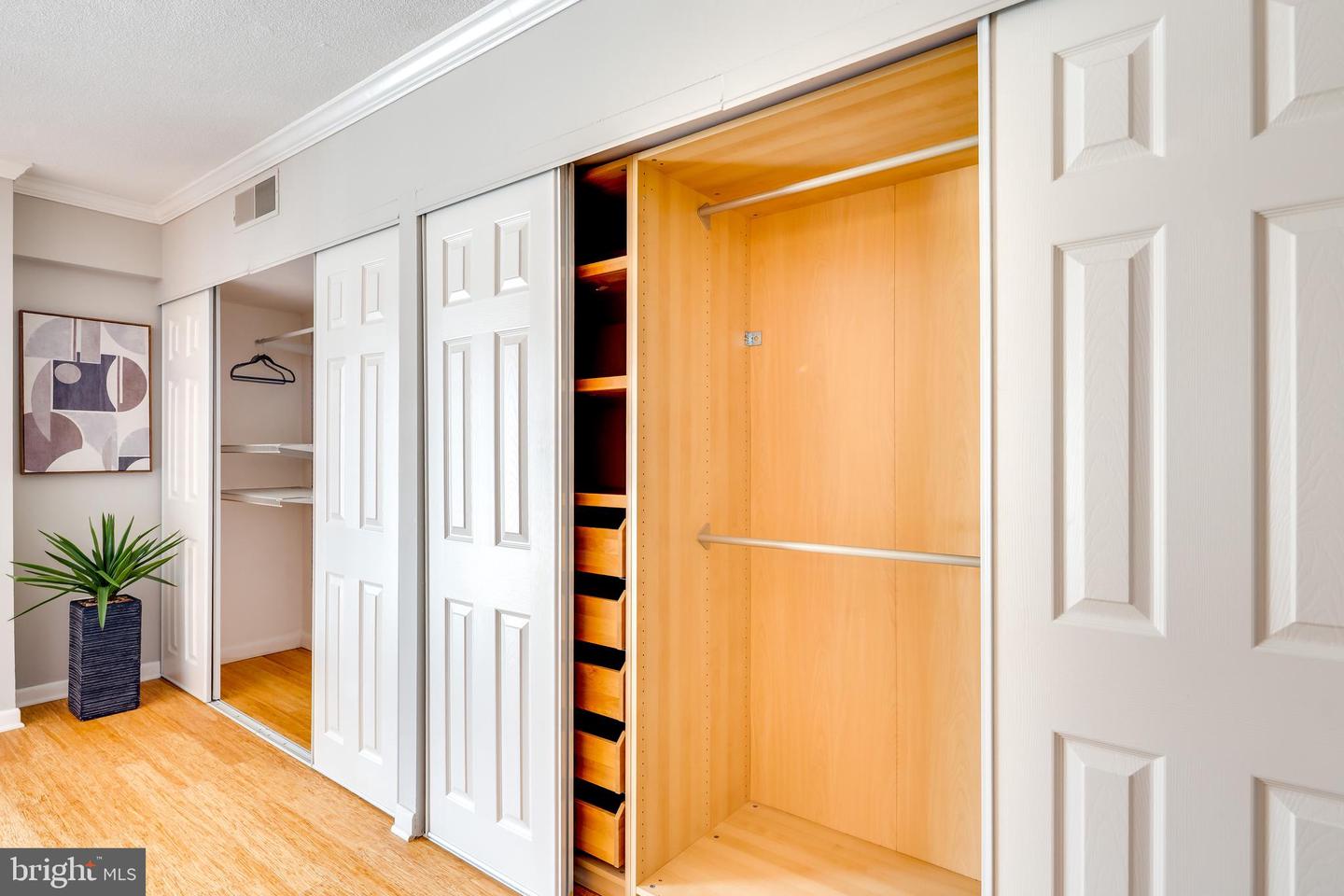 1300 ARMY NAVY DR #201, ARLINGTON, Virginia 22202, 1 Bedroom Bedrooms, ,1 BathroomBathrooms,Residential,For sale,1300 ARMY NAVY DR #201,VAAR2067774 MLS # VAAR2067774