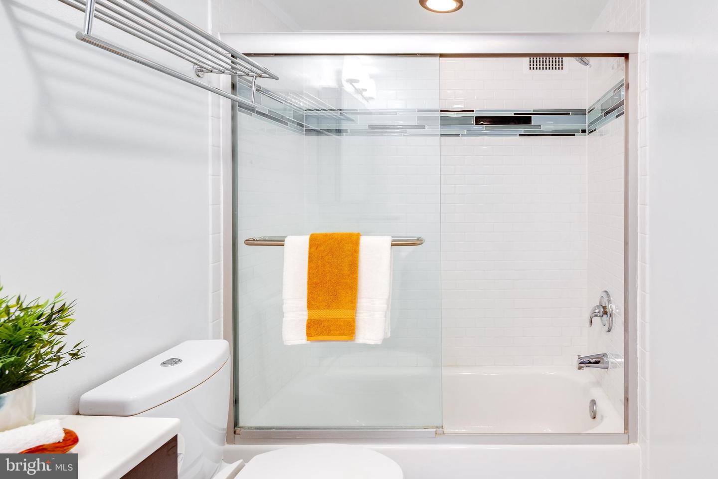 1300 ARMY NAVY DR #201, ARLINGTON, Virginia 22202, 1 Bedroom Bedrooms, ,1 BathroomBathrooms,Residential,For sale,1300 ARMY NAVY DR #201,VAAR2067774 MLS # VAAR2067774