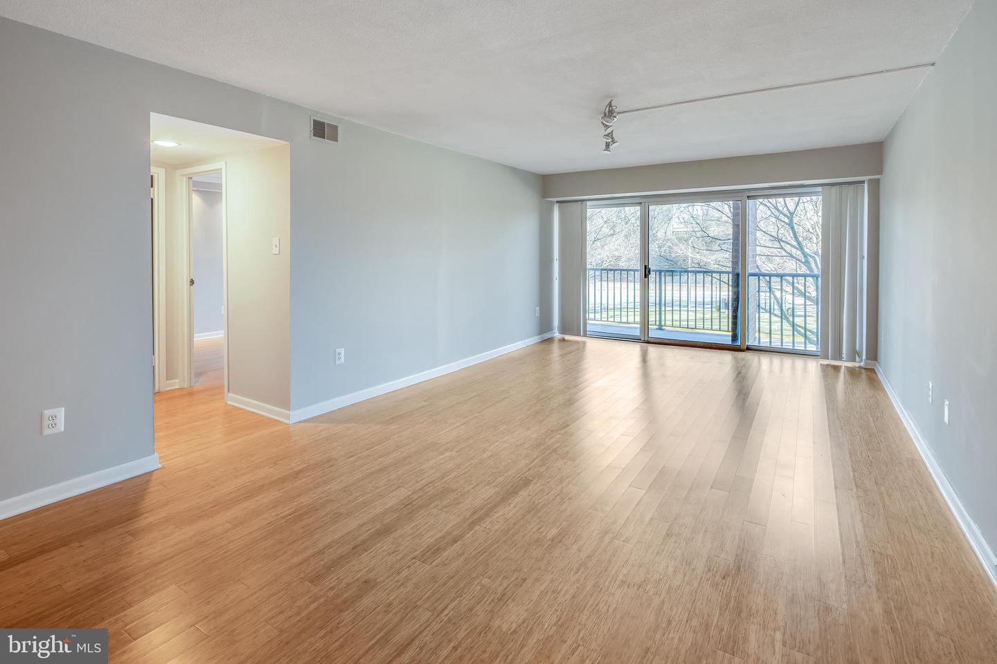 1300 ARMY NAVY DR #201, ARLINGTON, Virginia 22202, 1 Bedroom Bedrooms, ,1 BathroomBathrooms,Residential,For sale,1300 ARMY NAVY DR #201,VAAR2067774 MLS # VAAR2067774