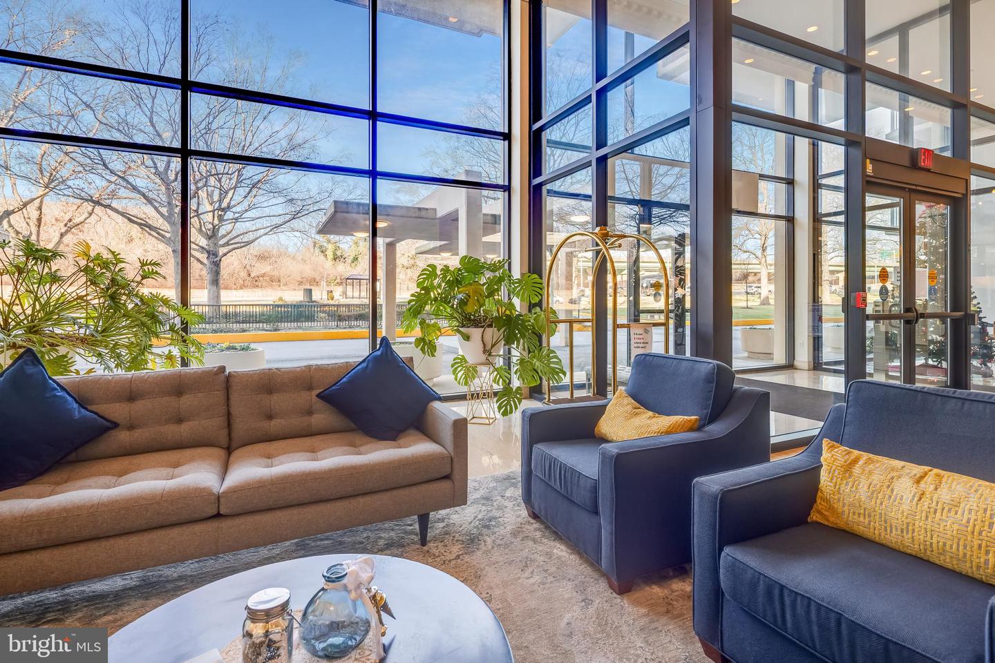 1300 ARMY NAVY DR #201, ARLINGTON, Virginia 22202, 1 Bedroom Bedrooms, ,1 BathroomBathrooms,Residential,For sale,1300 ARMY NAVY DR #201,VAAR2067774 MLS # VAAR2067774