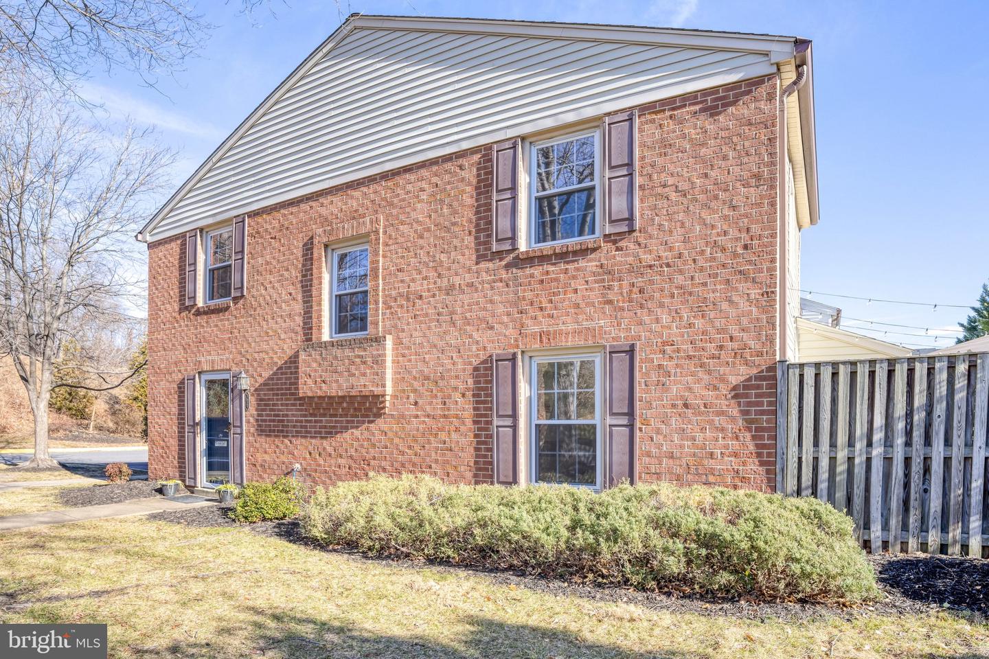 5625 INDEPENDENCE CIR, ALEXANDRIA, Virginia 22312, 2 Bedrooms Bedrooms, ,2 BathroomsBathrooms,Residential,For sale,5625 INDEPENDENCE CIR,VAFX2285830 MLS # VAFX2285830