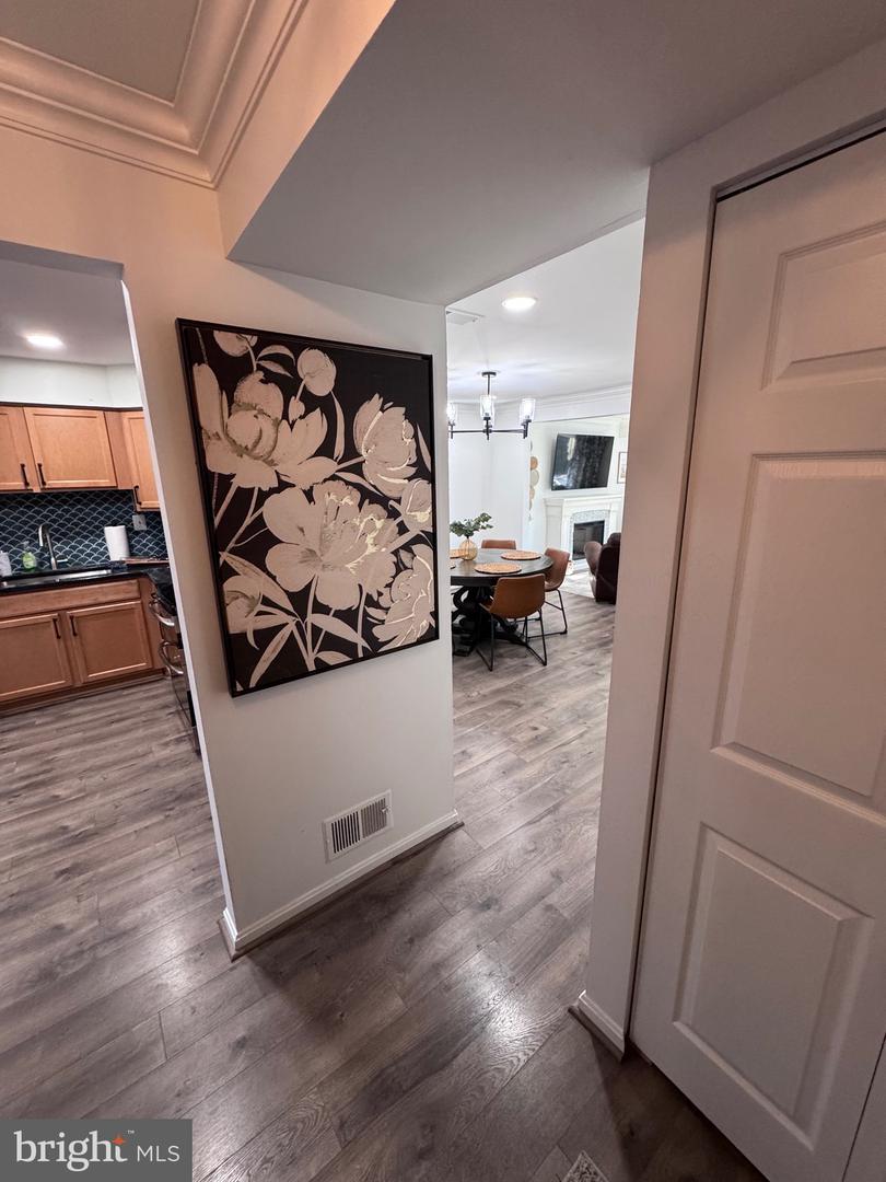 5625 INDEPENDENCE CIR, ALEXANDRIA, Virginia 22312, 2 Bedrooms Bedrooms, ,2 BathroomsBathrooms,Residential,For sale,5625 INDEPENDENCE CIR,VAFX2285830 MLS # VAFX2285830