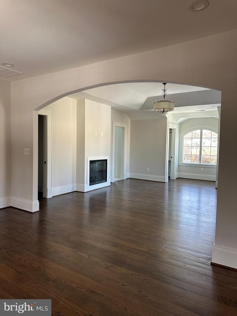 4147 OLD COLUMBIA PIKE, ANNANDALE, Virginia 22003, 6 Bedrooms Bedrooms, ,6 BathroomsBathrooms,Residential,For sale,4147 OLD COLUMBIA PIKE,VAFX2285884 MLS # VAFX2285884