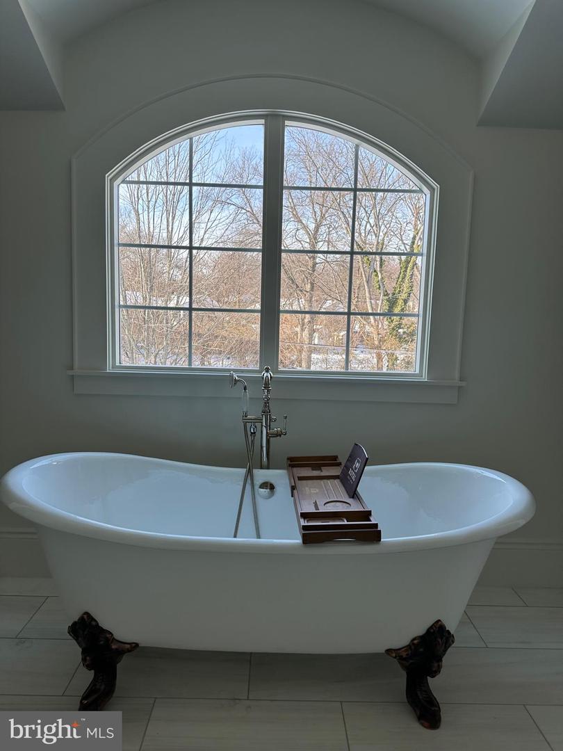 4147 OLD COLUMBIA PIKE, ANNANDALE, Virginia 22003, 6 Bedrooms Bedrooms, ,6 BathroomsBathrooms,Residential,For sale,4147 OLD COLUMBIA PIKE,VAFX2285884 MLS # VAFX2285884